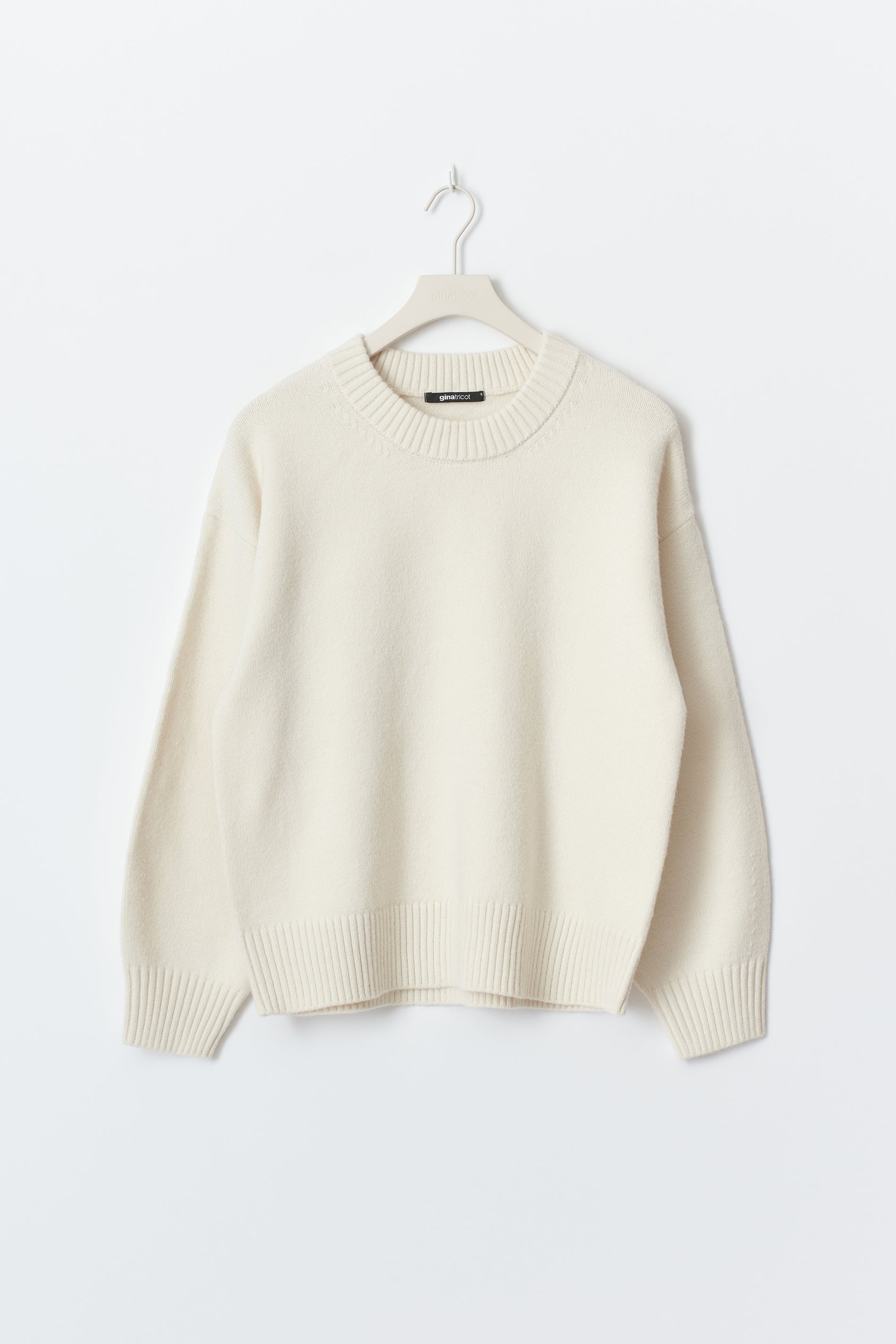 Gina Tricot / Crew neck knitted sweater / Gardenia (1496)