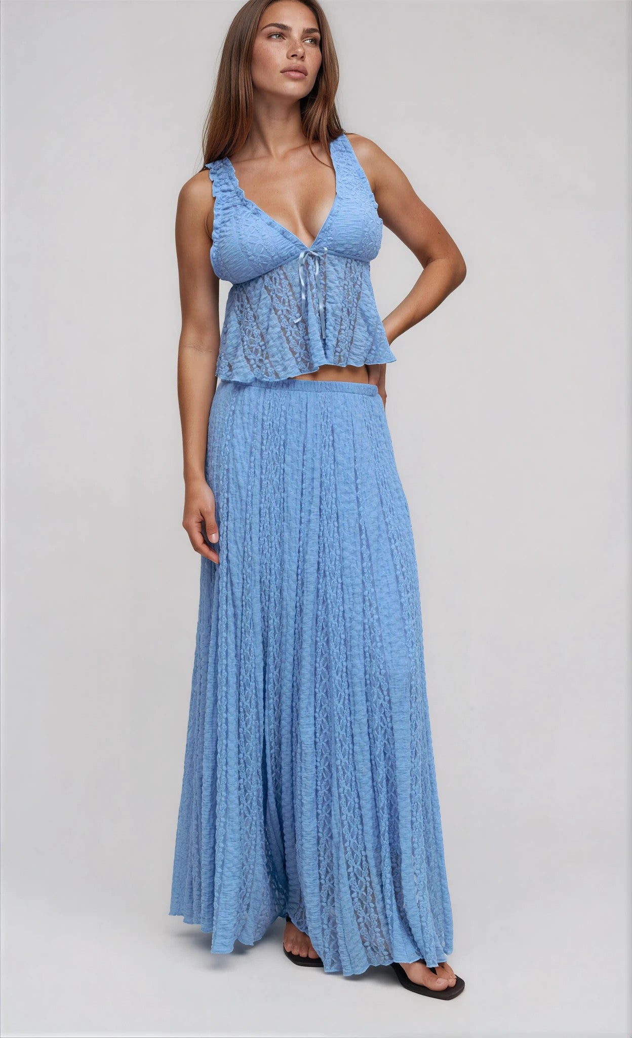 Gina Tricot / Lace skirt / Endless sky