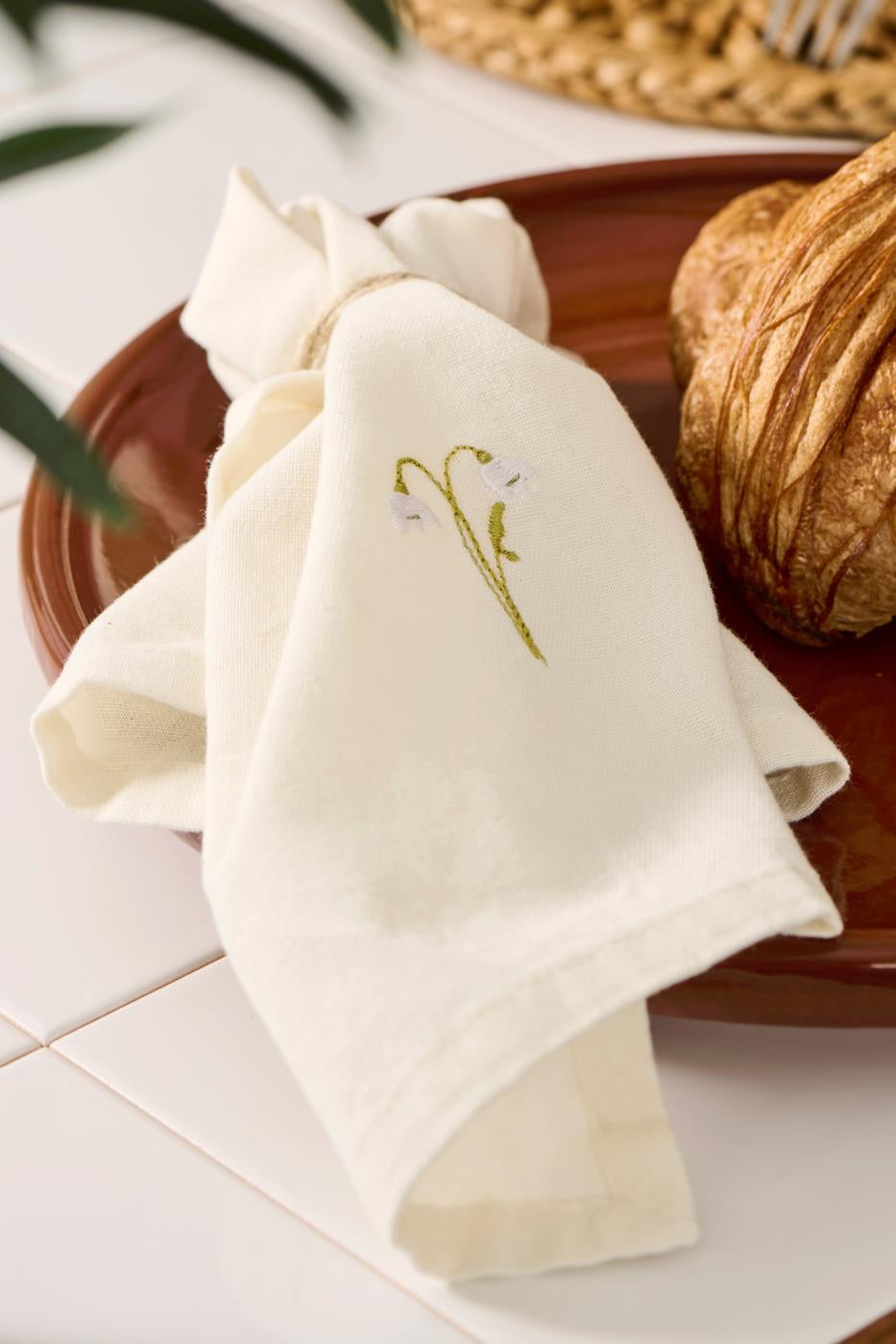 Ib Laursen / Stoffserviette Flora m/Schneeglöckchen butter