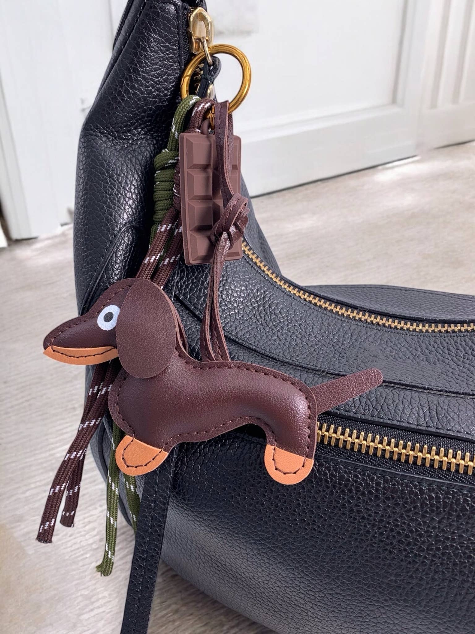BYREN / Bag Charm / Hund und Schokolade