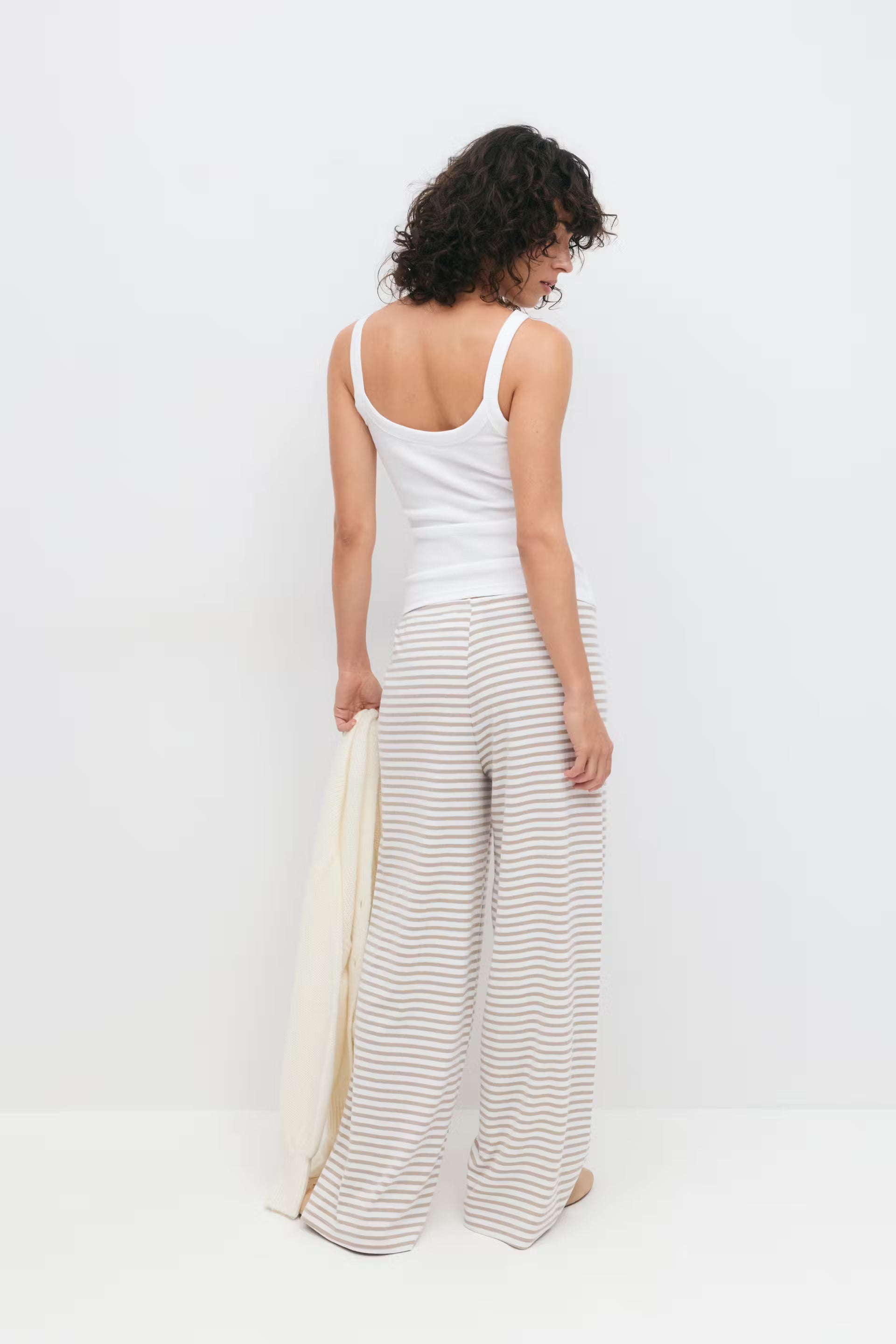 Gina Tricot / Striped soft trousers / Beige