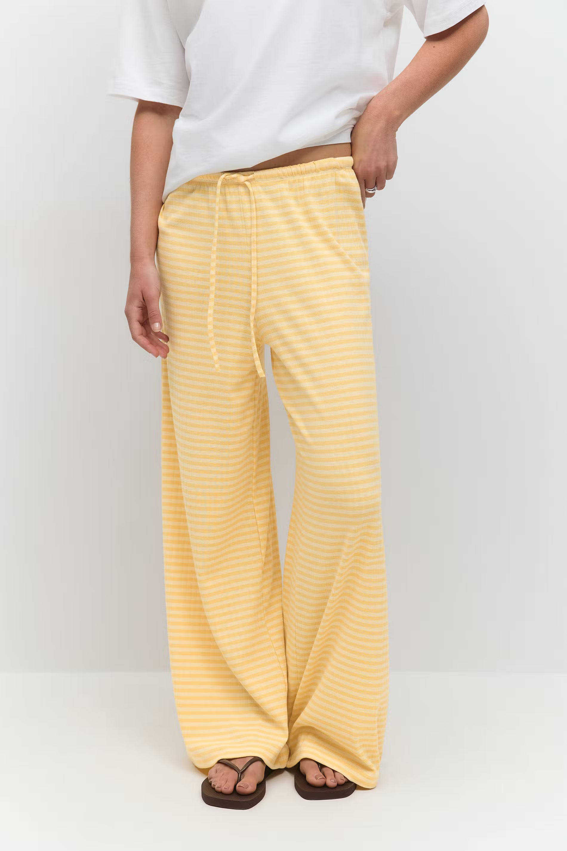 Gina Tricot / Striped soft trousers / White/Yellow