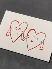L'Atelier Samedi - Postkarte Zwei Herzen (Risographie) | Valentinstag