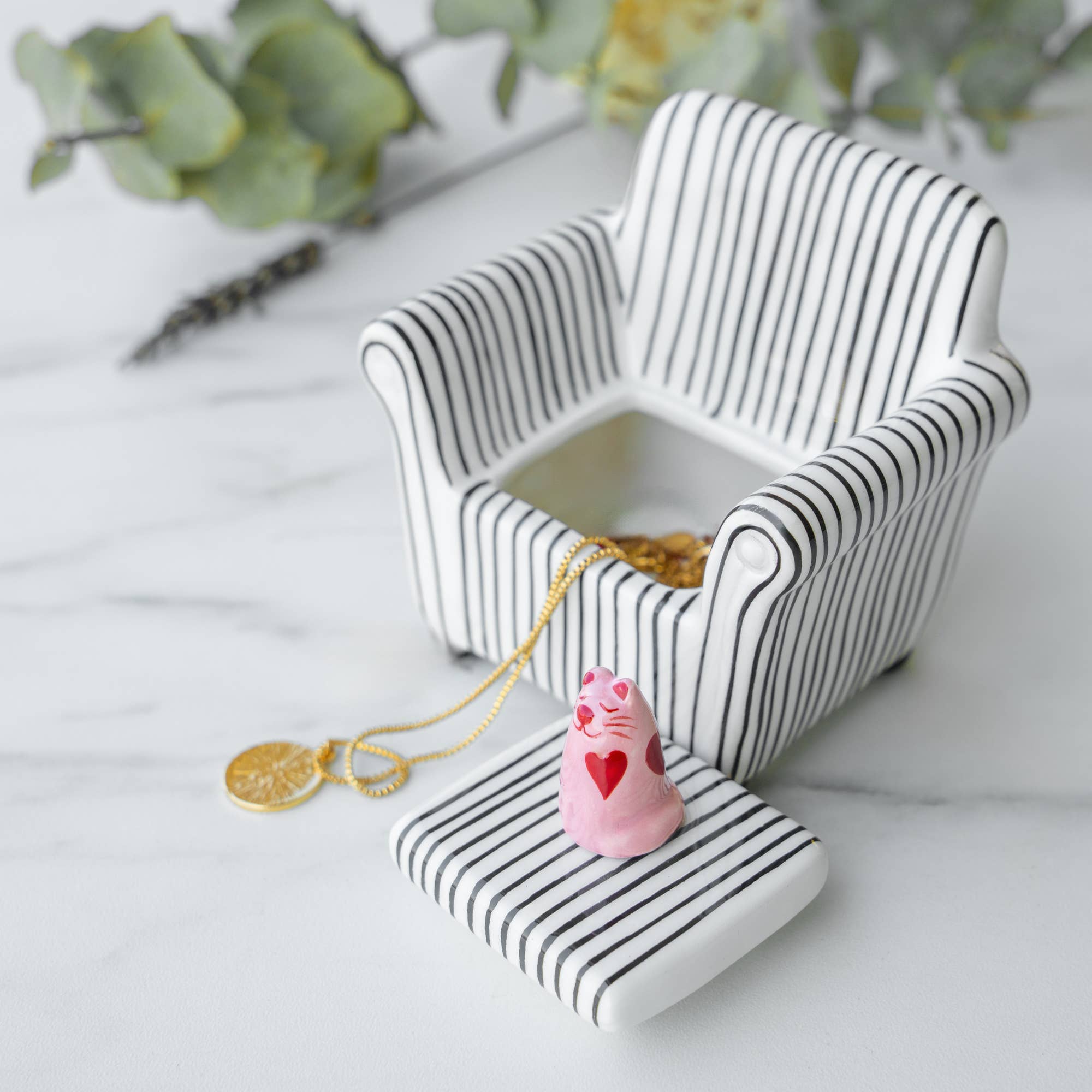Helio Ferretti - SCHMUCKKASTEN GESTREIFTE KATZE SOFA HF