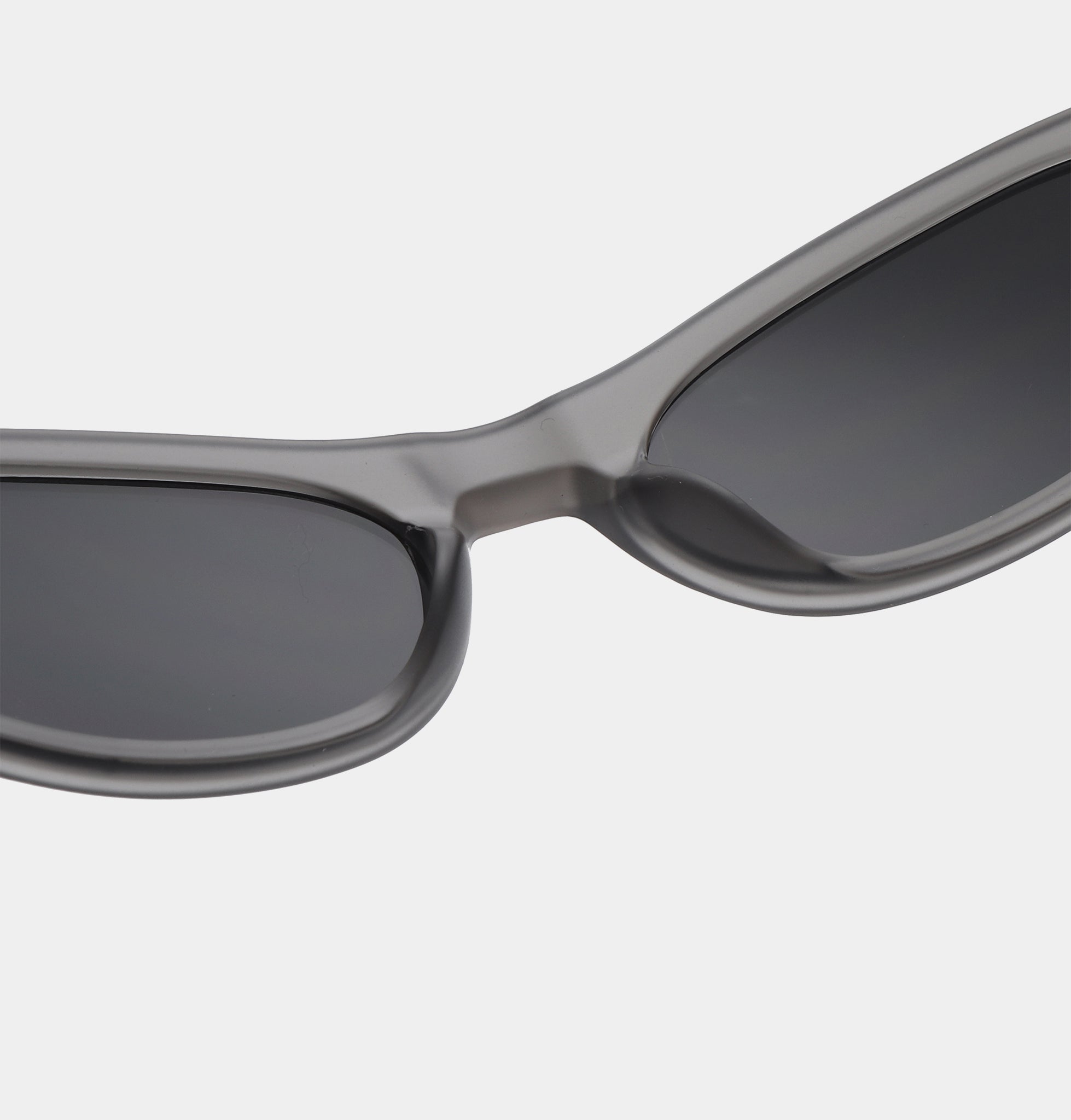 A-KJAERBEDE_GUST_KL2405_MATT-GREY-TRANSPARENT_INSIDE-3