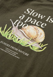 ANERKJENDT / AKVILLADS SLOW S/S TEE / Forest night