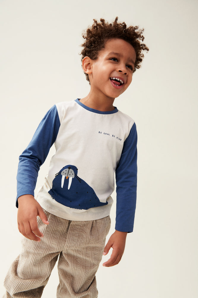 Apia_Placement_Longsleeve_T-shirt_LW19562_2229_Walrus_Sandy_1