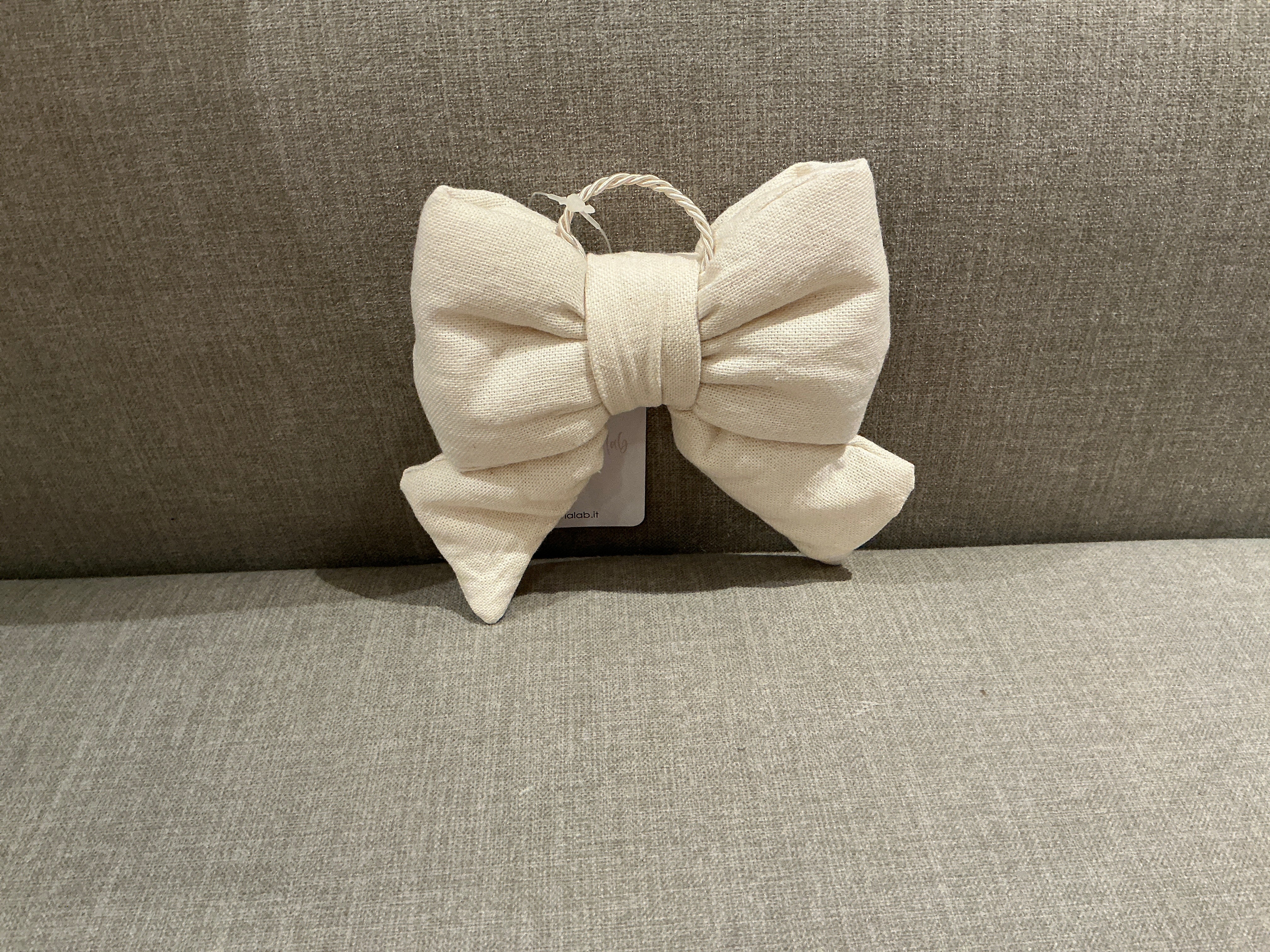 Gepolsterte Schleife aus Baumwolle 14x15cm: Sahnecreme