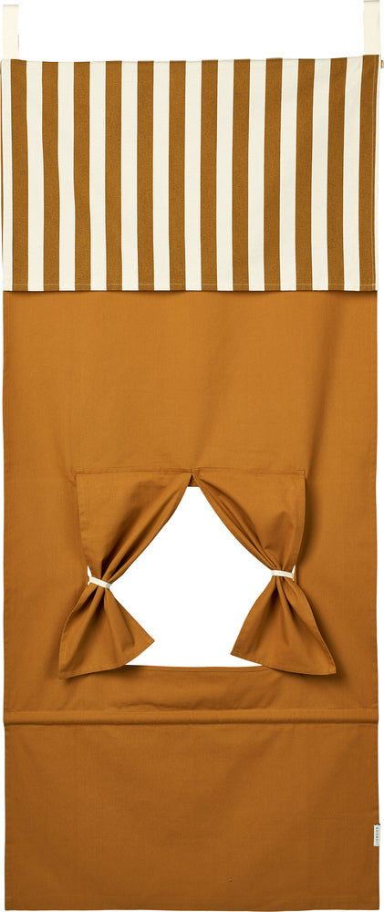 Brad-soft-theater_LW18322_1254_Golden-caramel-Sandy_2