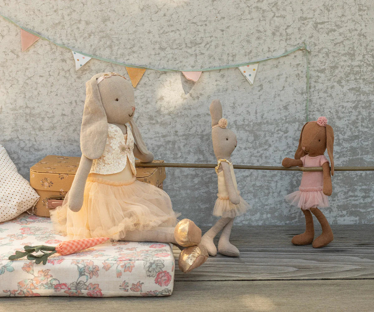 Maileg / Hase Gr.1, Schokobraun - Ballettanzug & Rock rosa