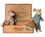 Maileg / Mama & Papa Maus in Zigarrenschachtel