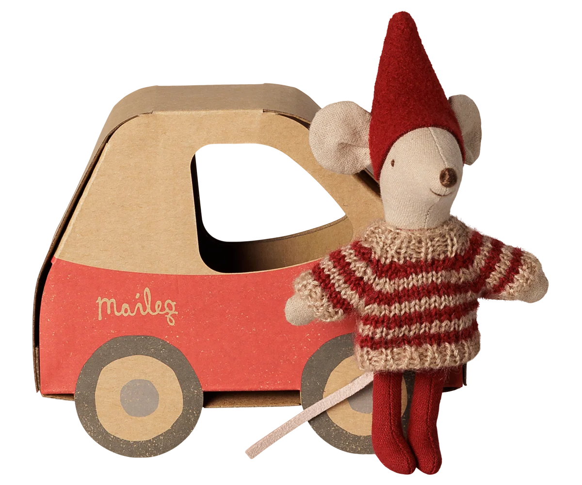 Maileg / Weihnachtsmaus, kleine Schwester im Autokarton