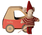Maileg / Weihnachtsmaus, kleine Schwester im Autokarton