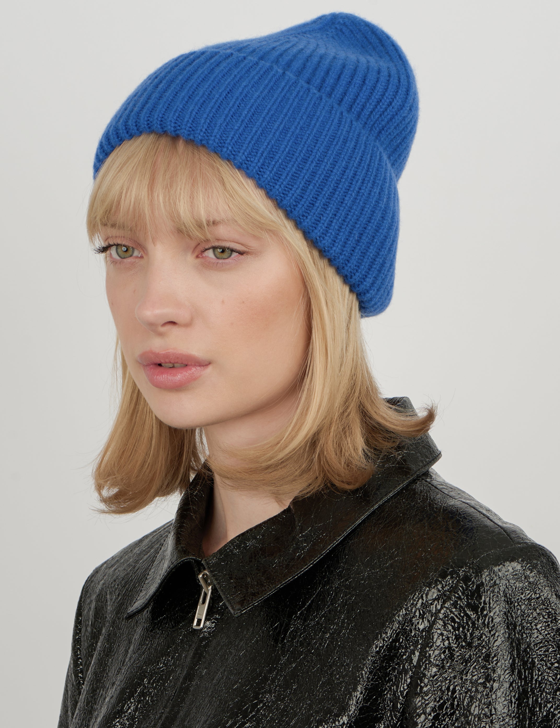 Cashmere-Beanie-Blue-2
