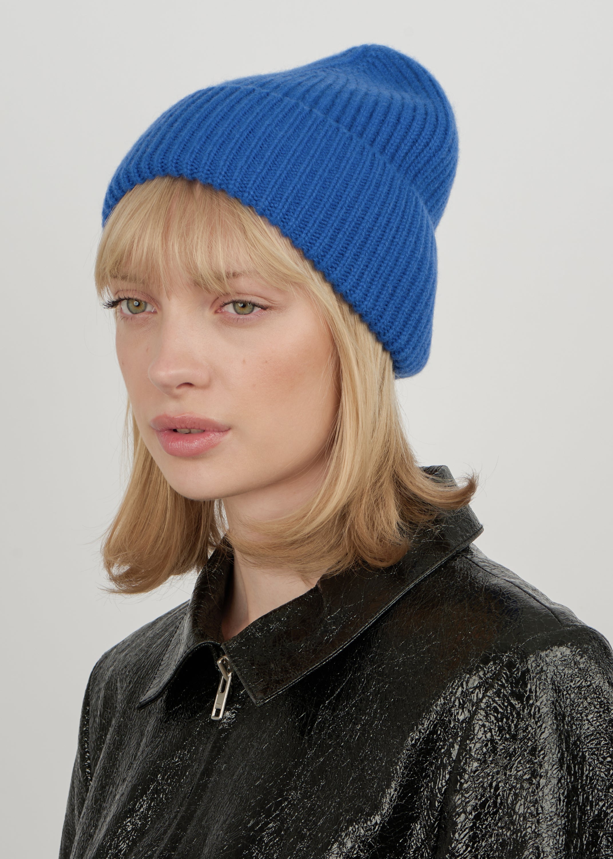 Cashmere-Beanie-Blue-2