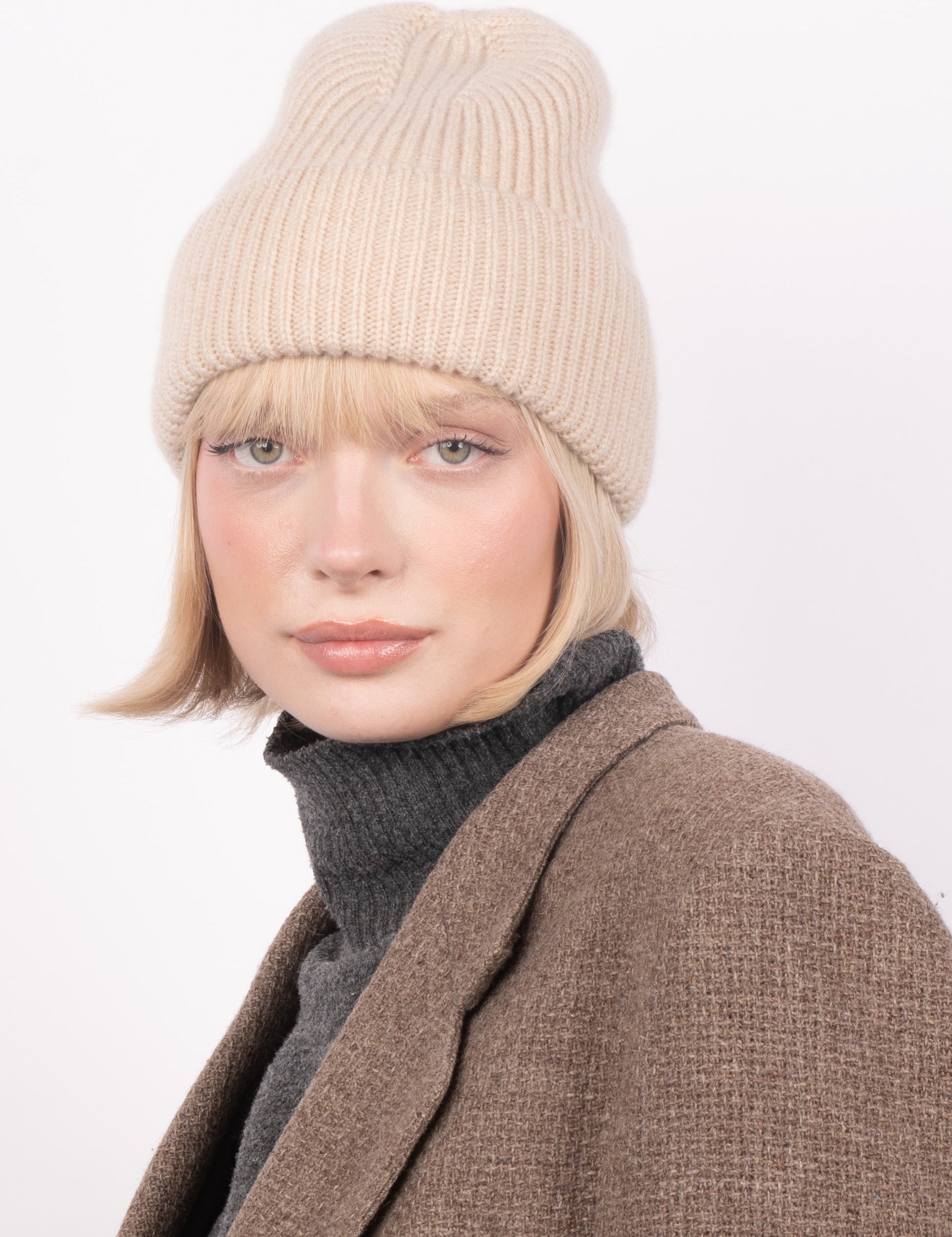 Cashmere_Beanie_Beige_2.jpg