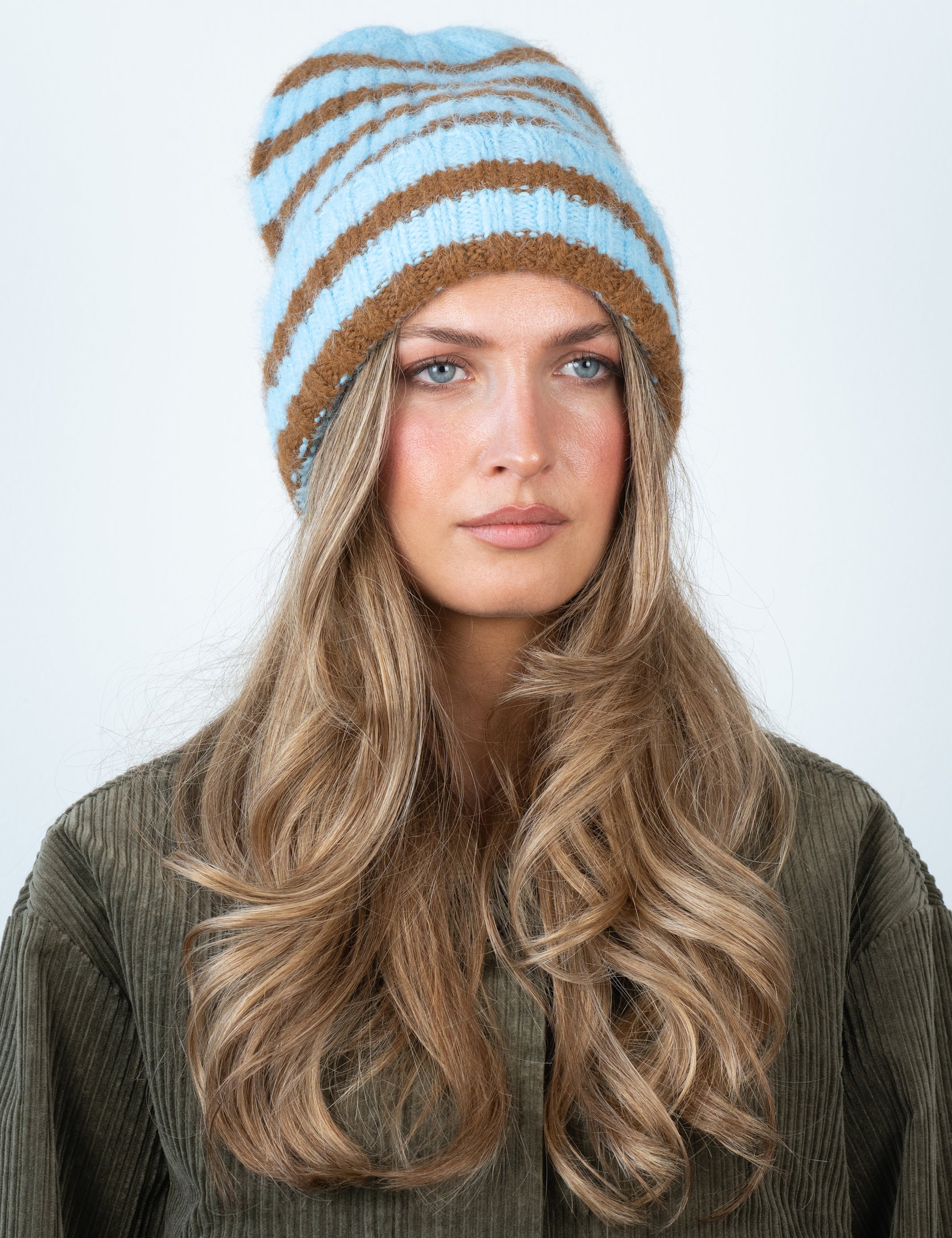 Clara_Beanie_Blue_--_Khaki_2.jpg