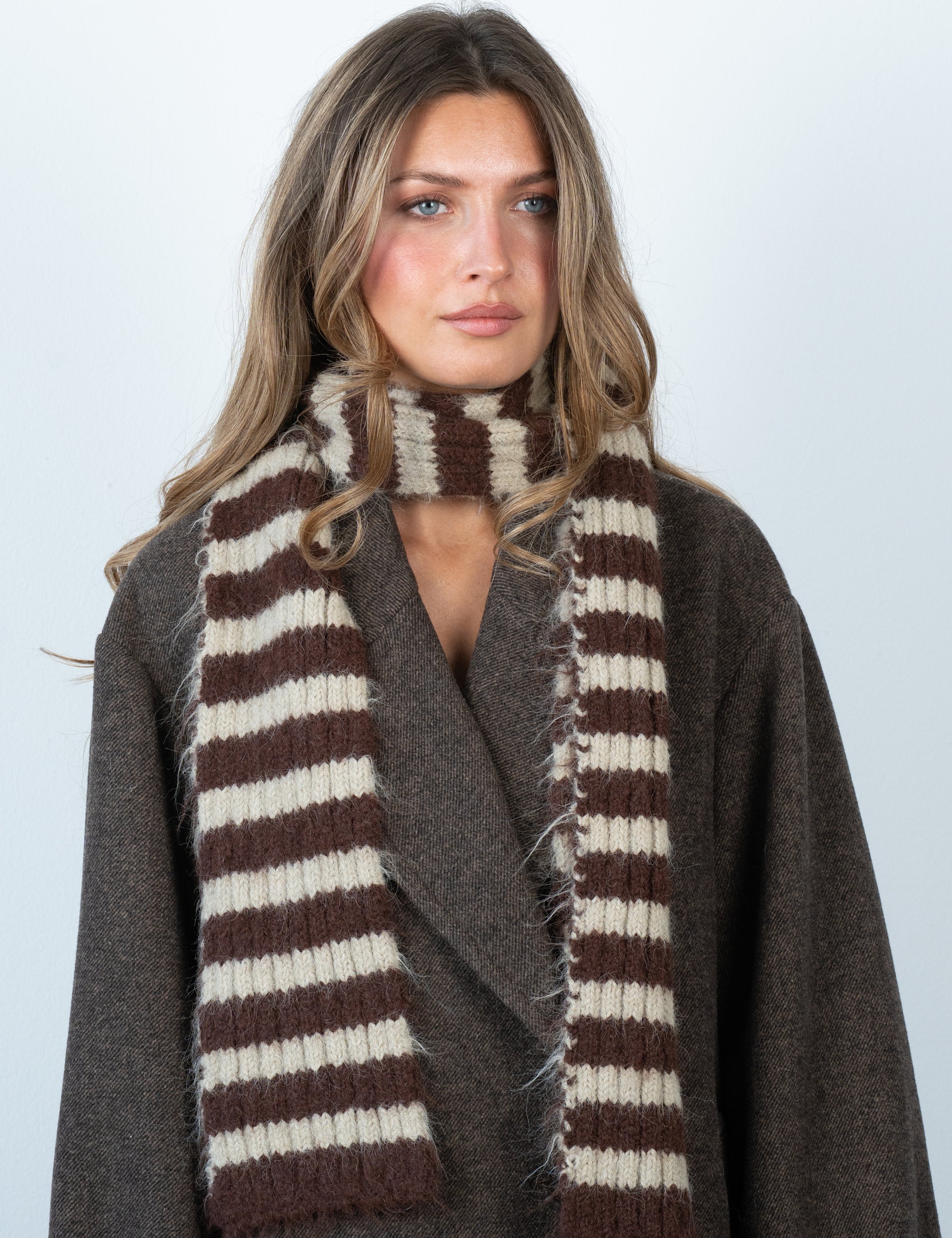 Clara_Slim_Scarf_Brown_--_Beige_2.jpg