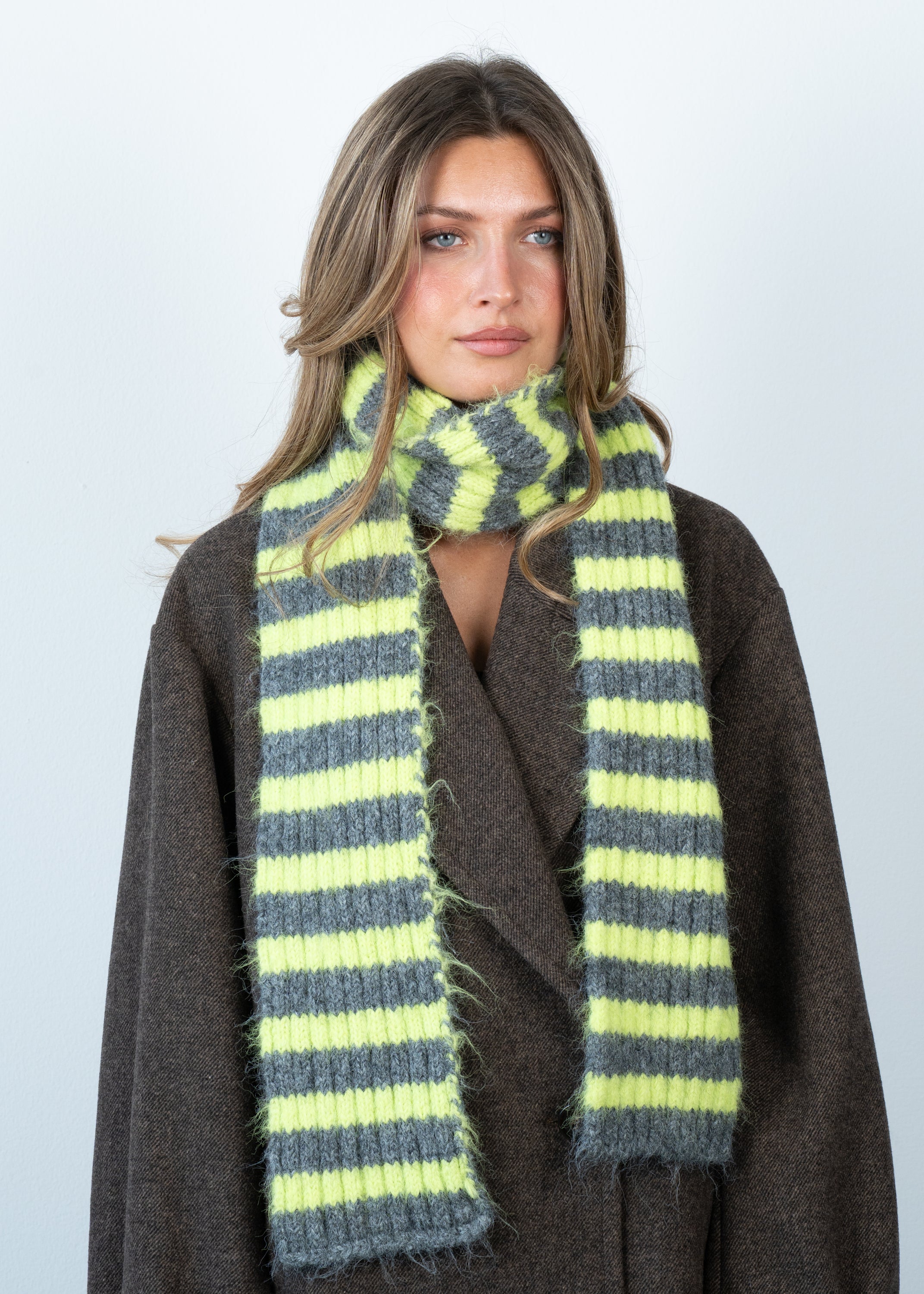 Sui Ava / Clara Slim Scarf / Grey // Lime