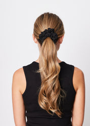 Sui Ava / Cringle Ribbon Scrunchie / Black
