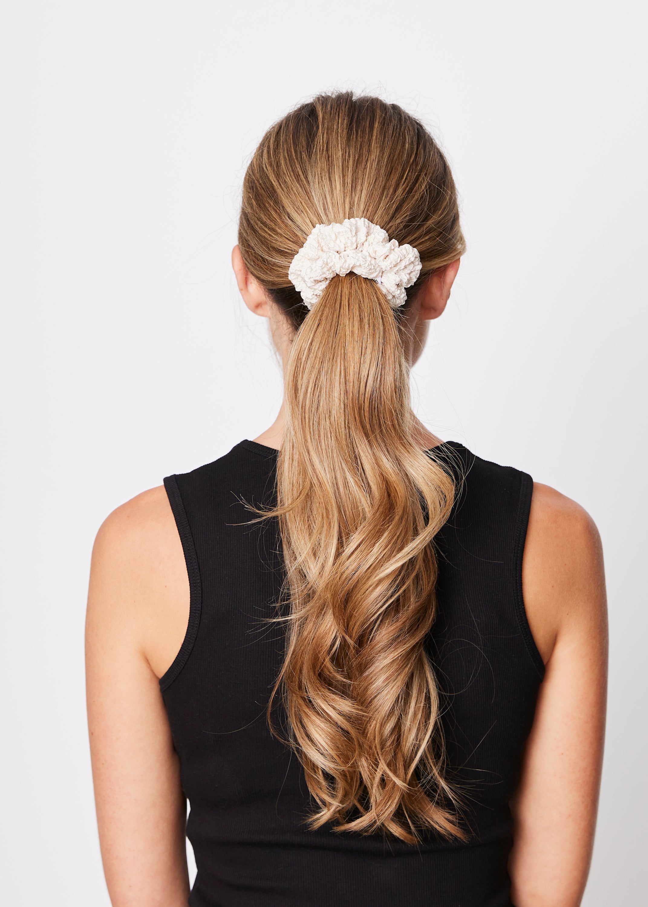 Sui Ava / Cringle Ribbon Scrunchie / Cream