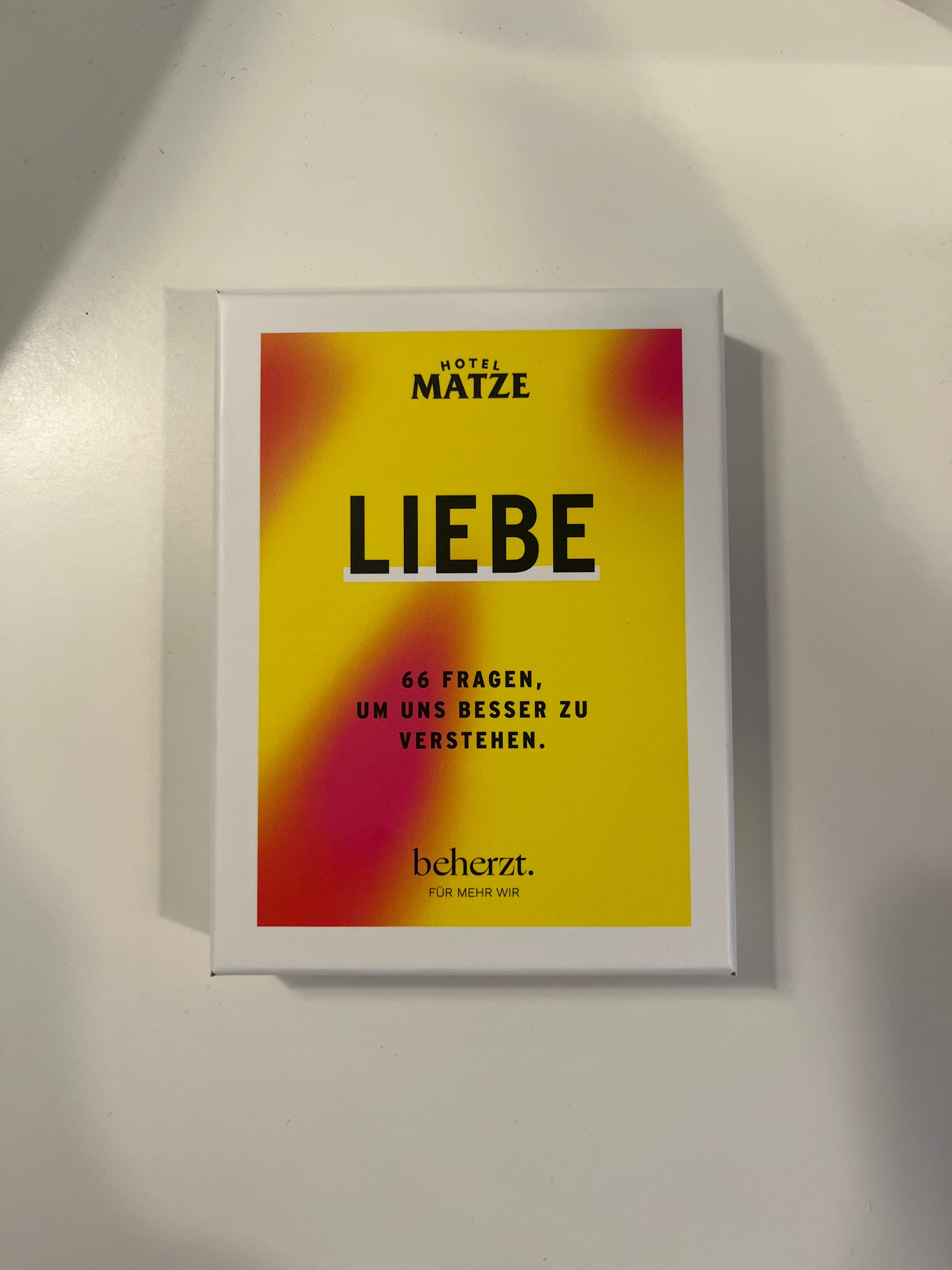 beherzt / Hotel Matze - LIEBE - 66 Fragen, um uns besser zu verstehen.