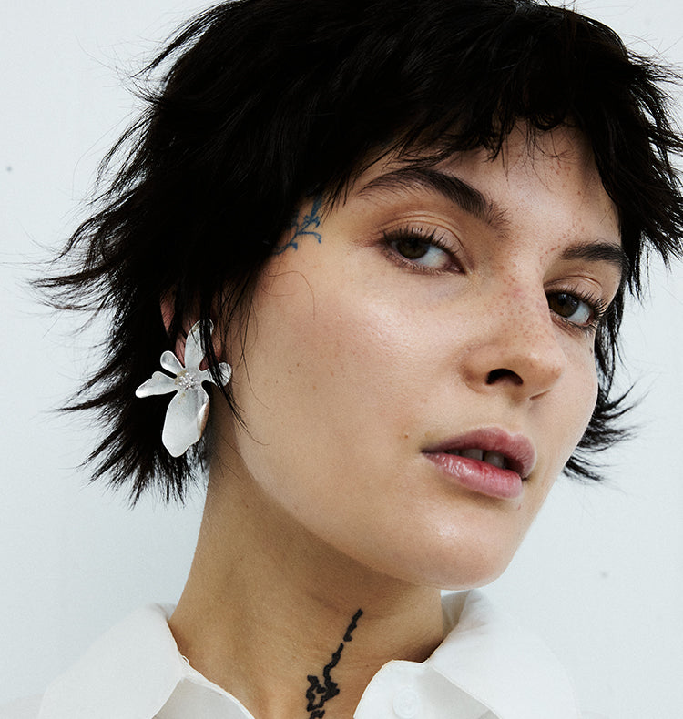 Daisy-lu-earrings-silver-primary