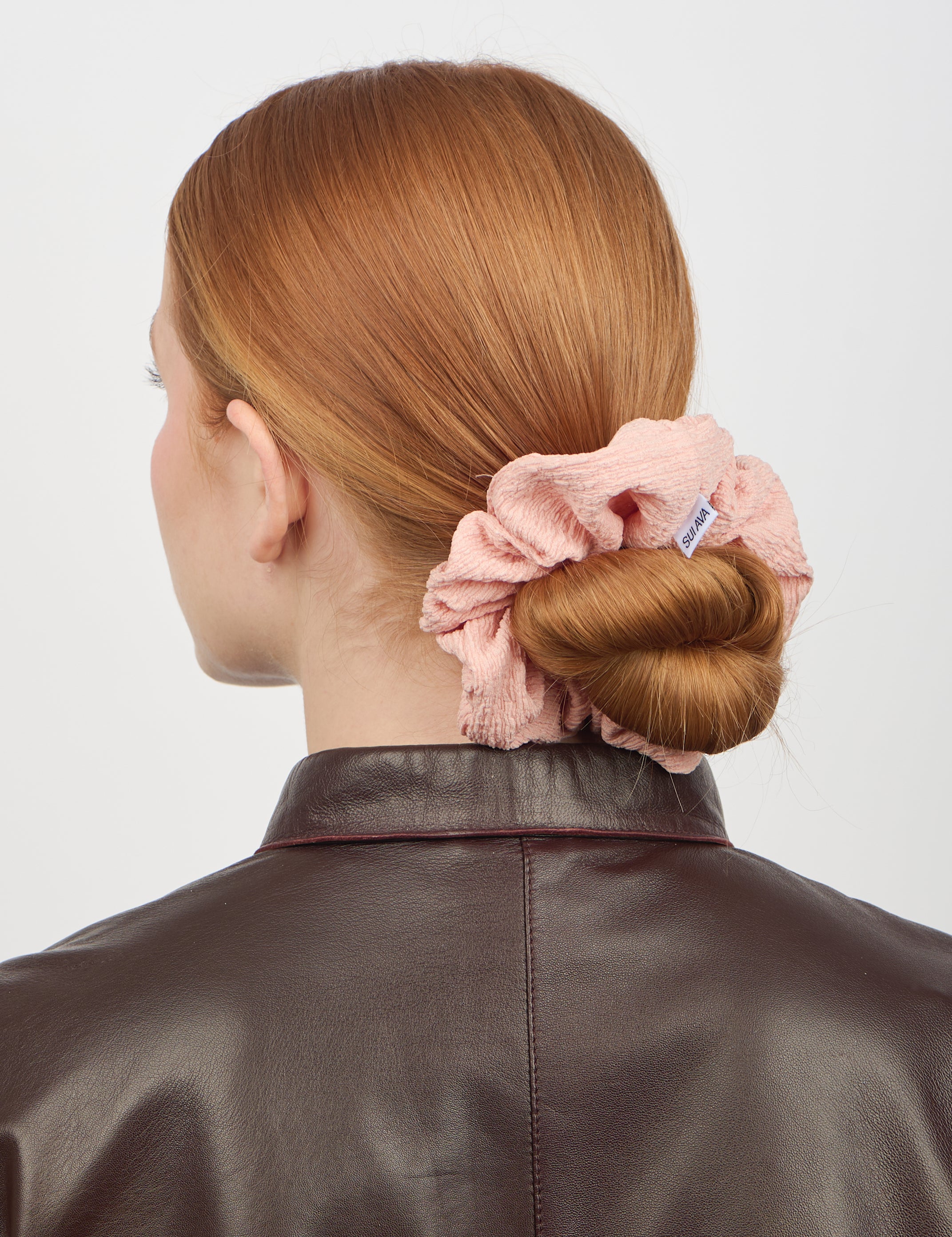 Ea_Zig-Zag_Scrunchie_Blush_2.jpg