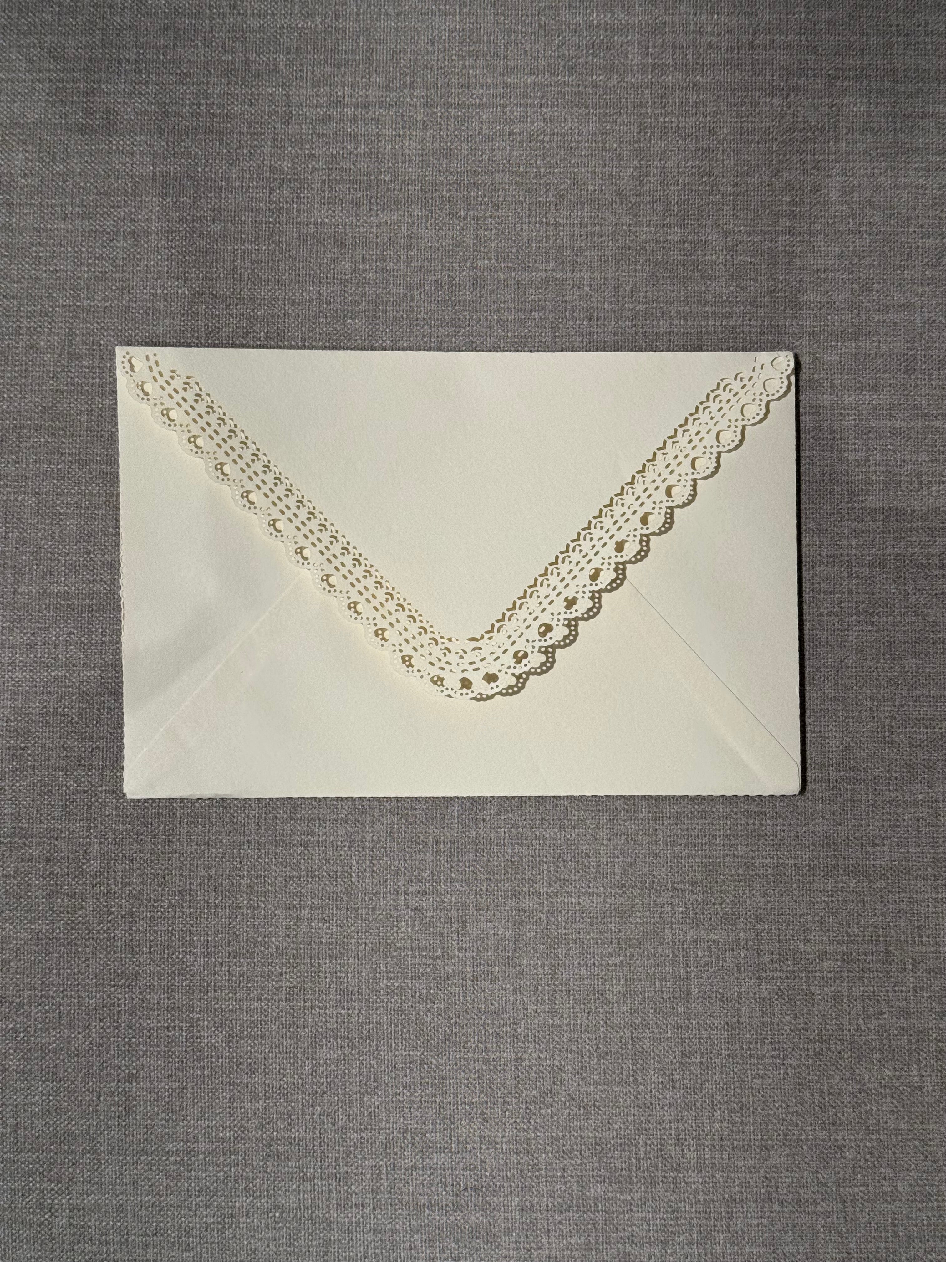 Bridal - Umschlag mit Spitzenrand