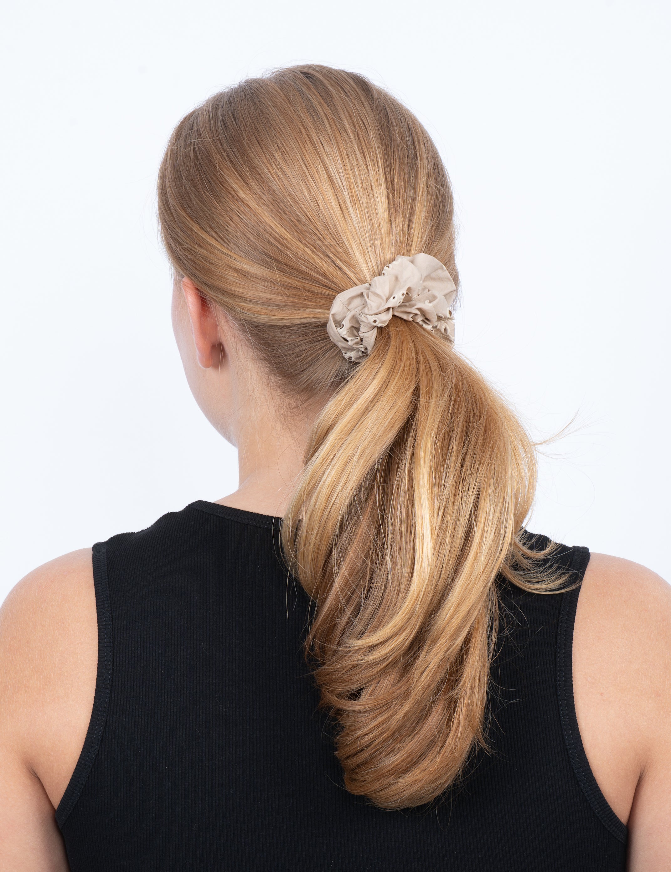 Floral_Broderie_Scrunchie_Salted_Caramel_2.jpg