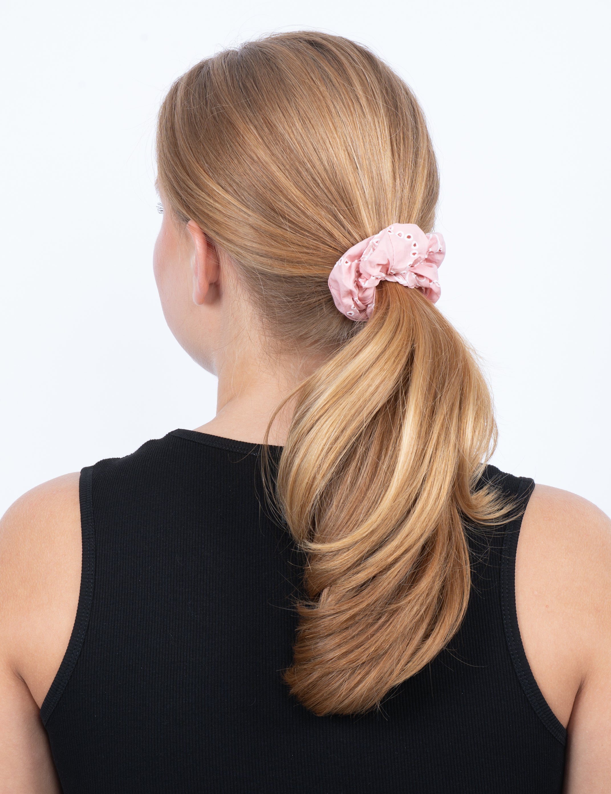 Floral_Broderie_Scrunchie_Strawberry_2.jpg