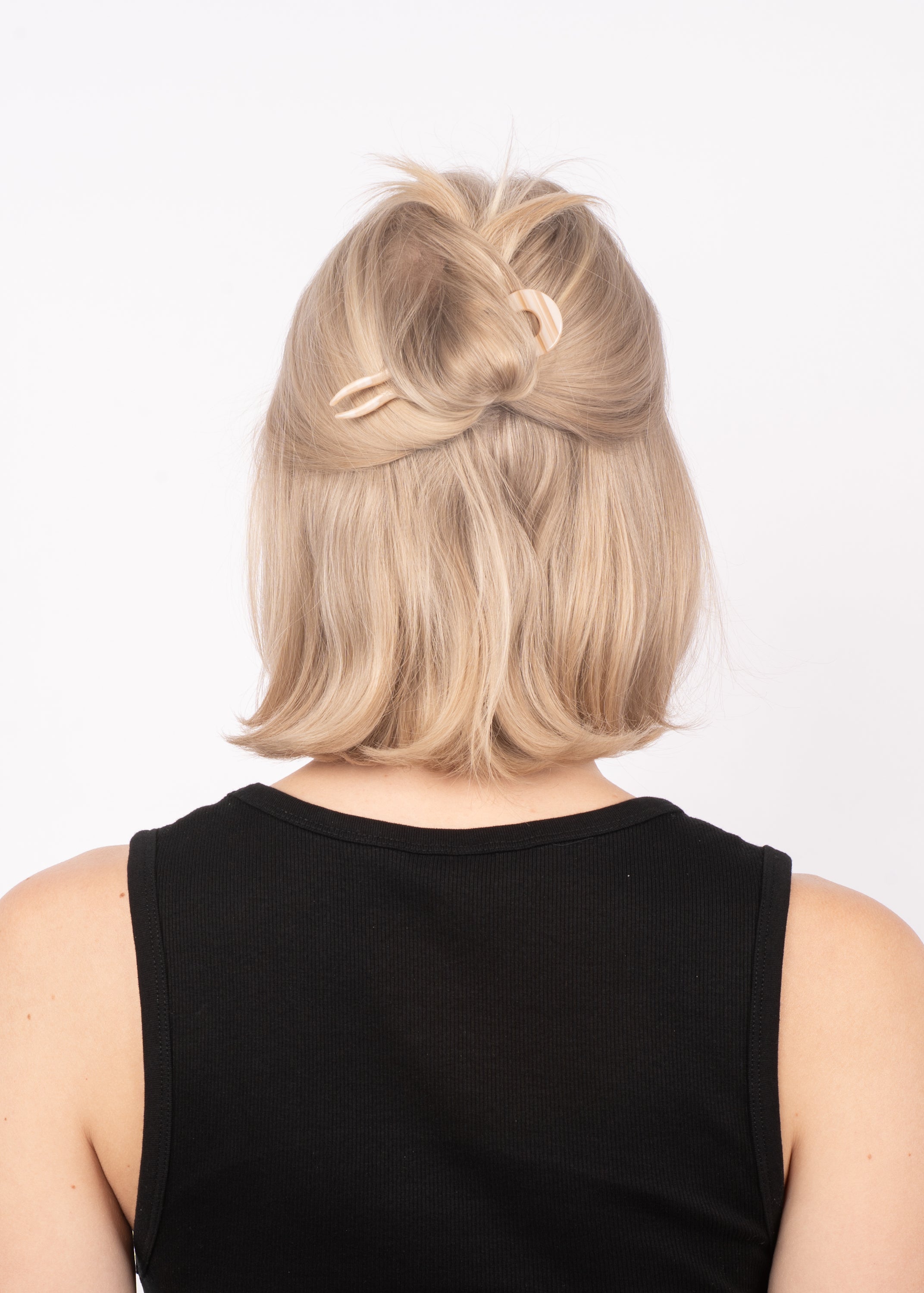 SUI AVA / French Twist Pin / Milk Foam