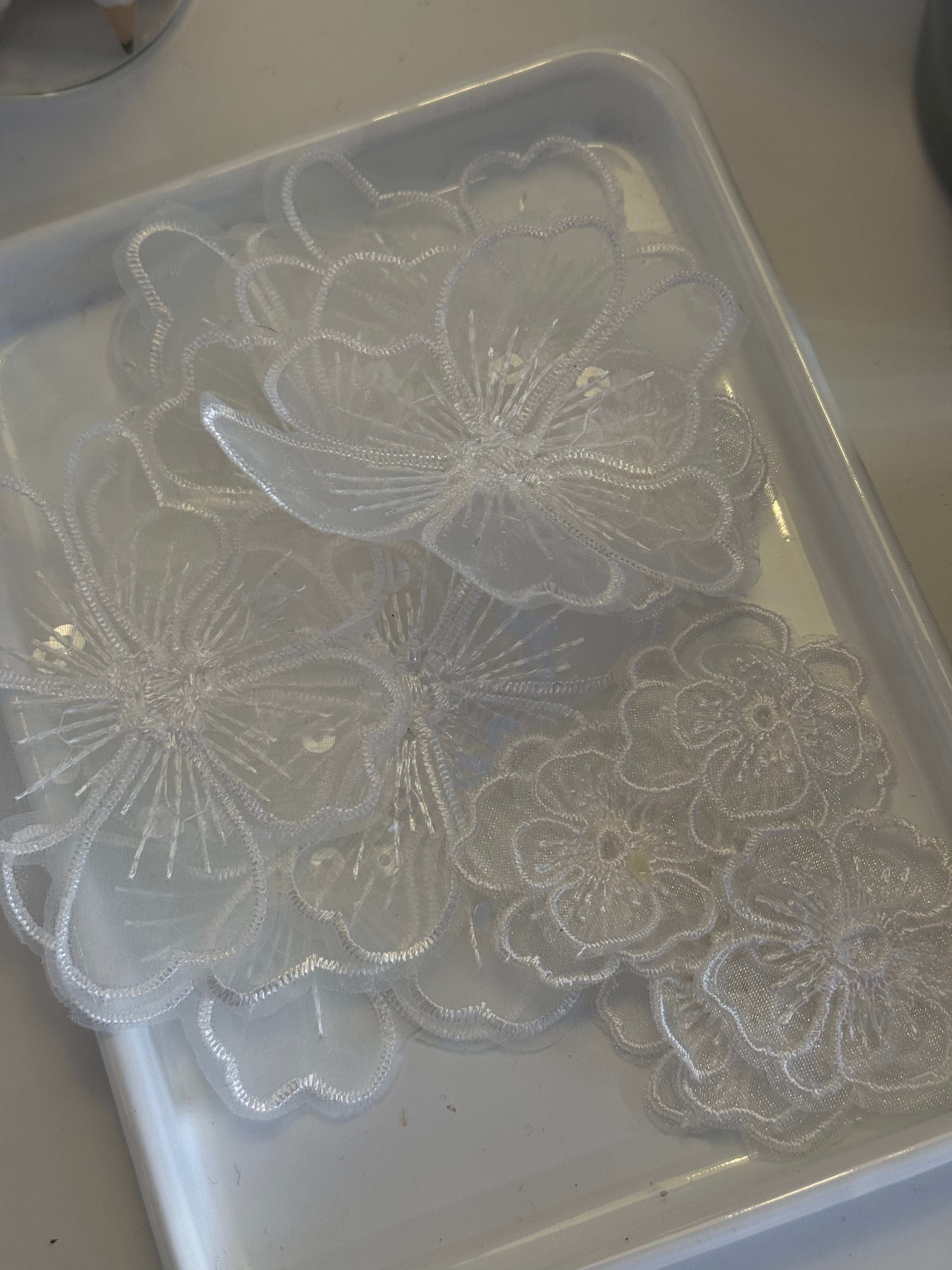 Bridal - Große Spitzen Blume o doppelt