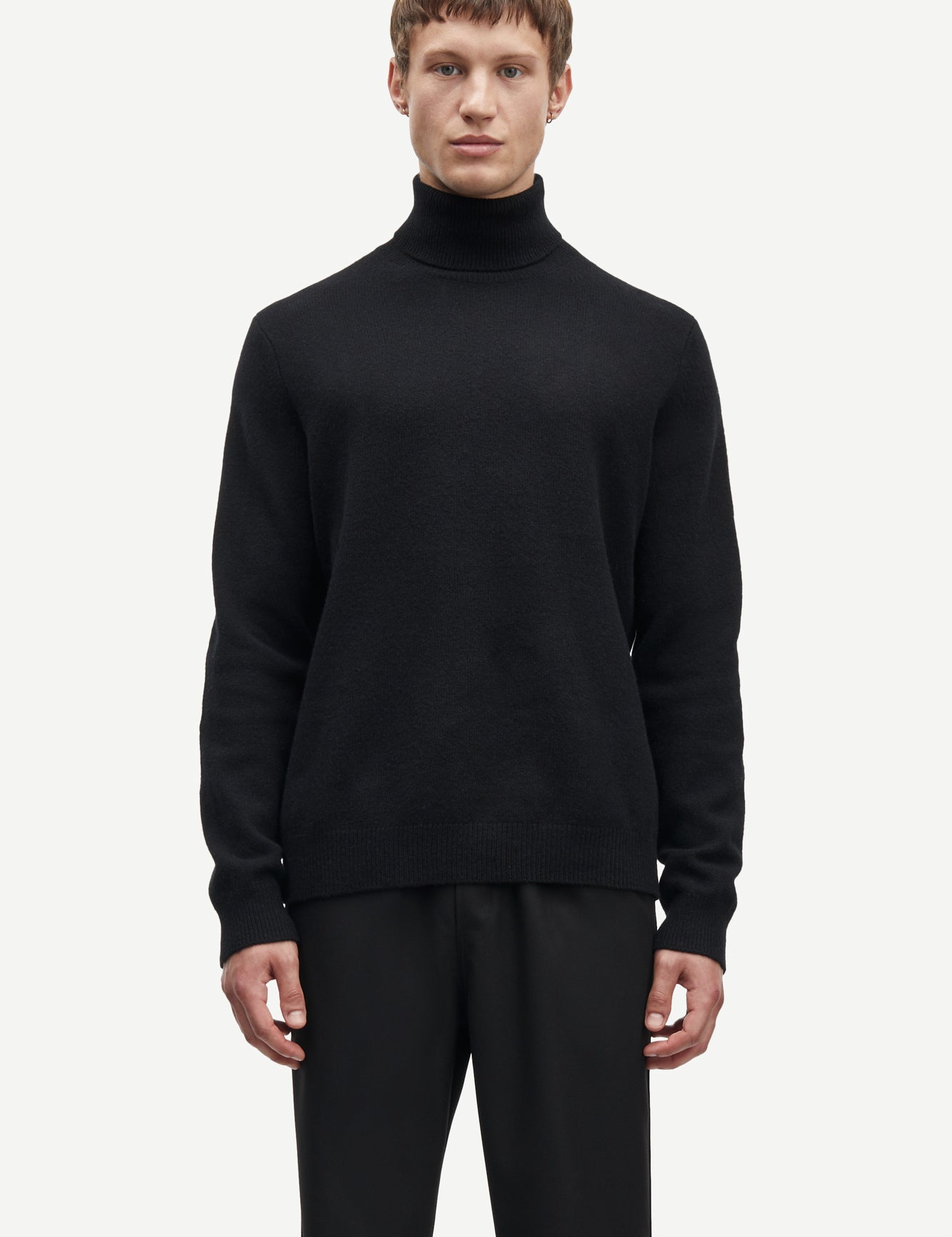 ISAKKNITTURTLENECK15010-BLACK-M1.jpg