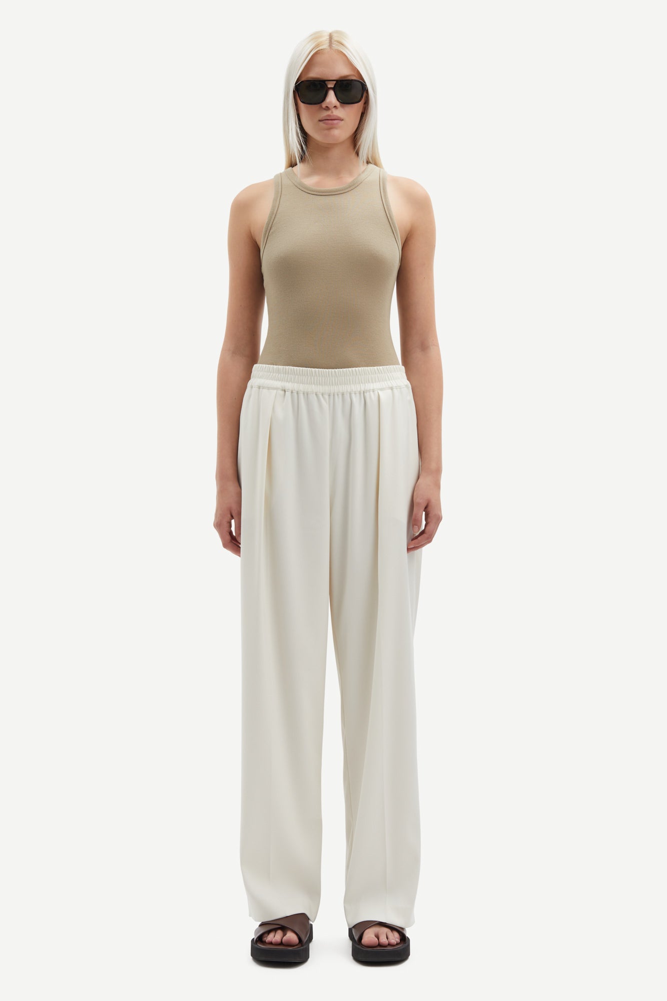 Julia-trousers-14635-solitary-star-M1