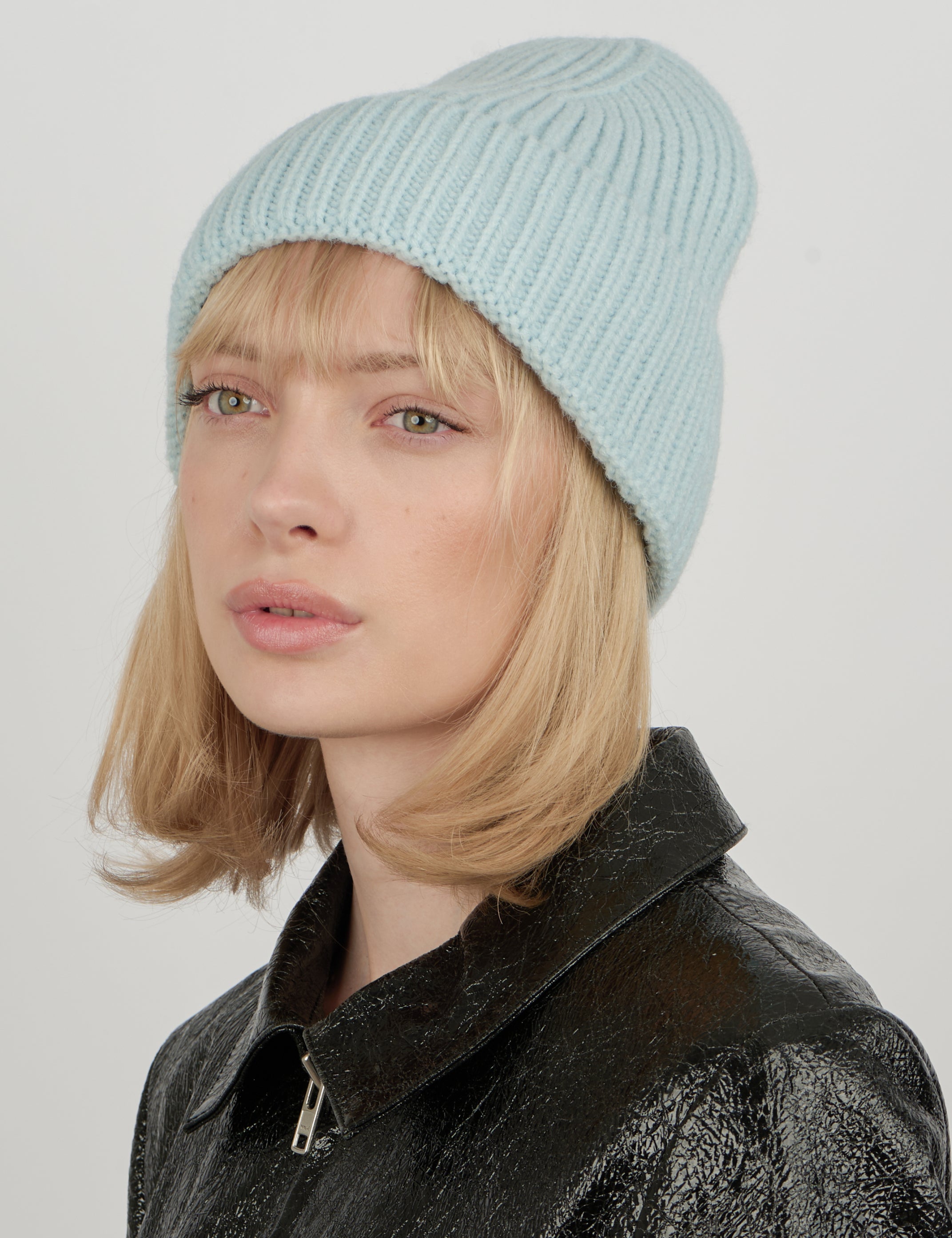 Nico-Beanie-Ice-Blue-2