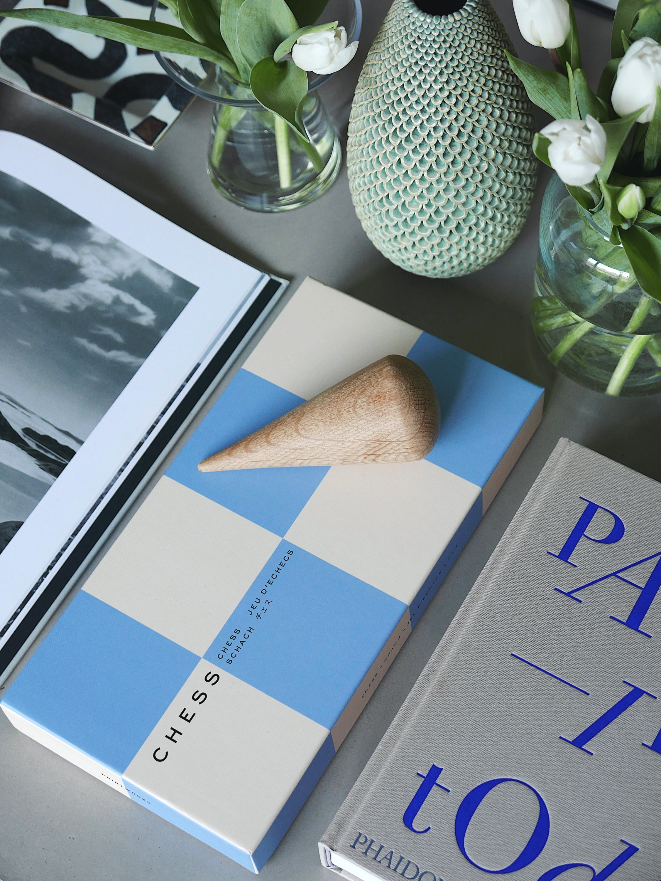 Play-Chess-Beige-Blau-Papier-4