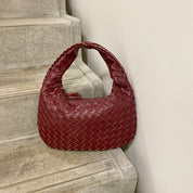 Rosa-Taske-Bordeaux-3LgpmD2yIPRY5M