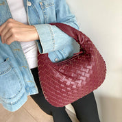 Rosa-Taske-Bordeaux-4ym1vx0cpelKtZ