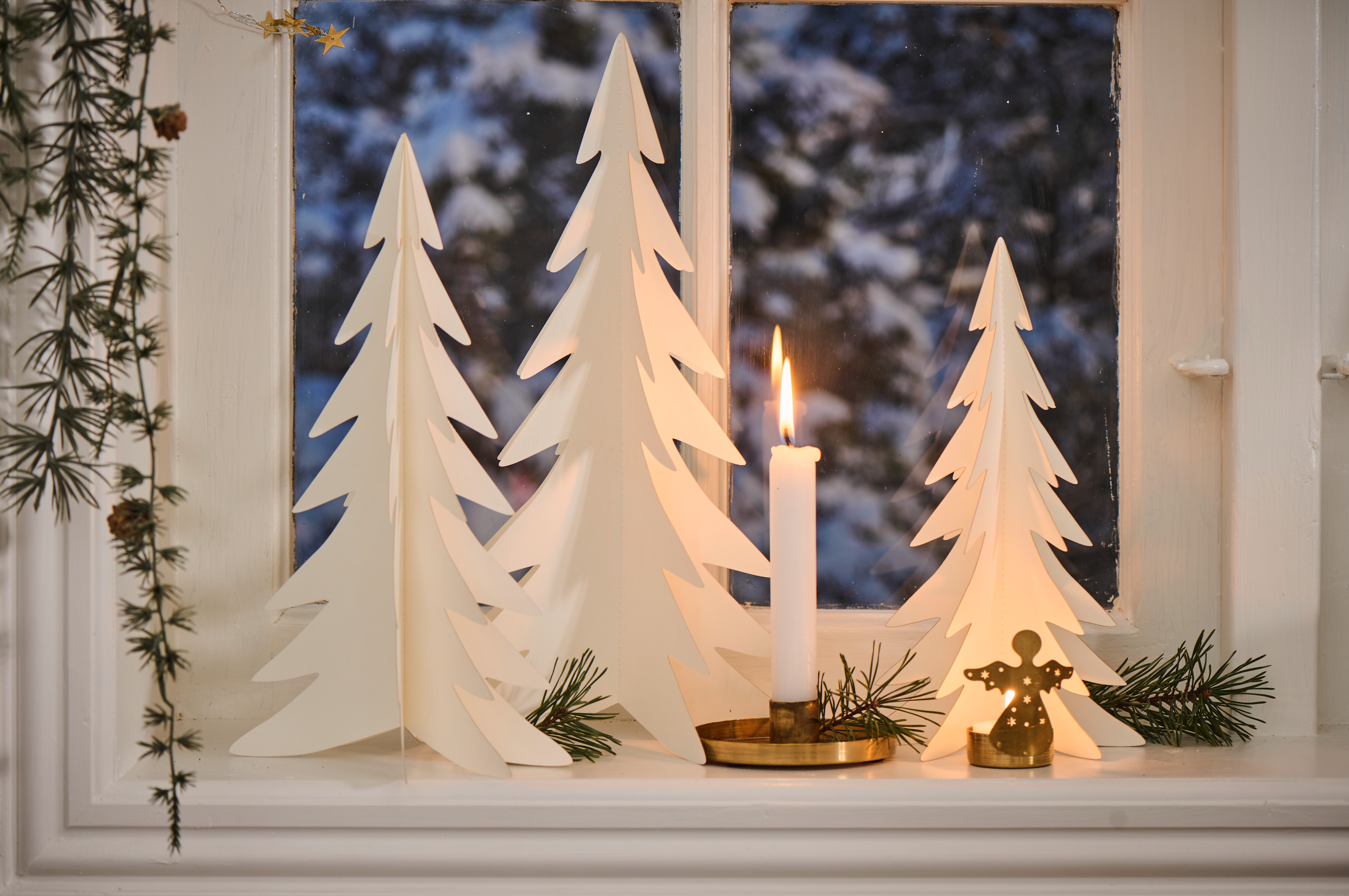 Ib Laursen / Scherenschnitt Tannenbaum stehend H35
