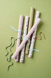 Ib Laursen / Papierrolle rote Herzen, rosa Streifen 5 m/Rolle