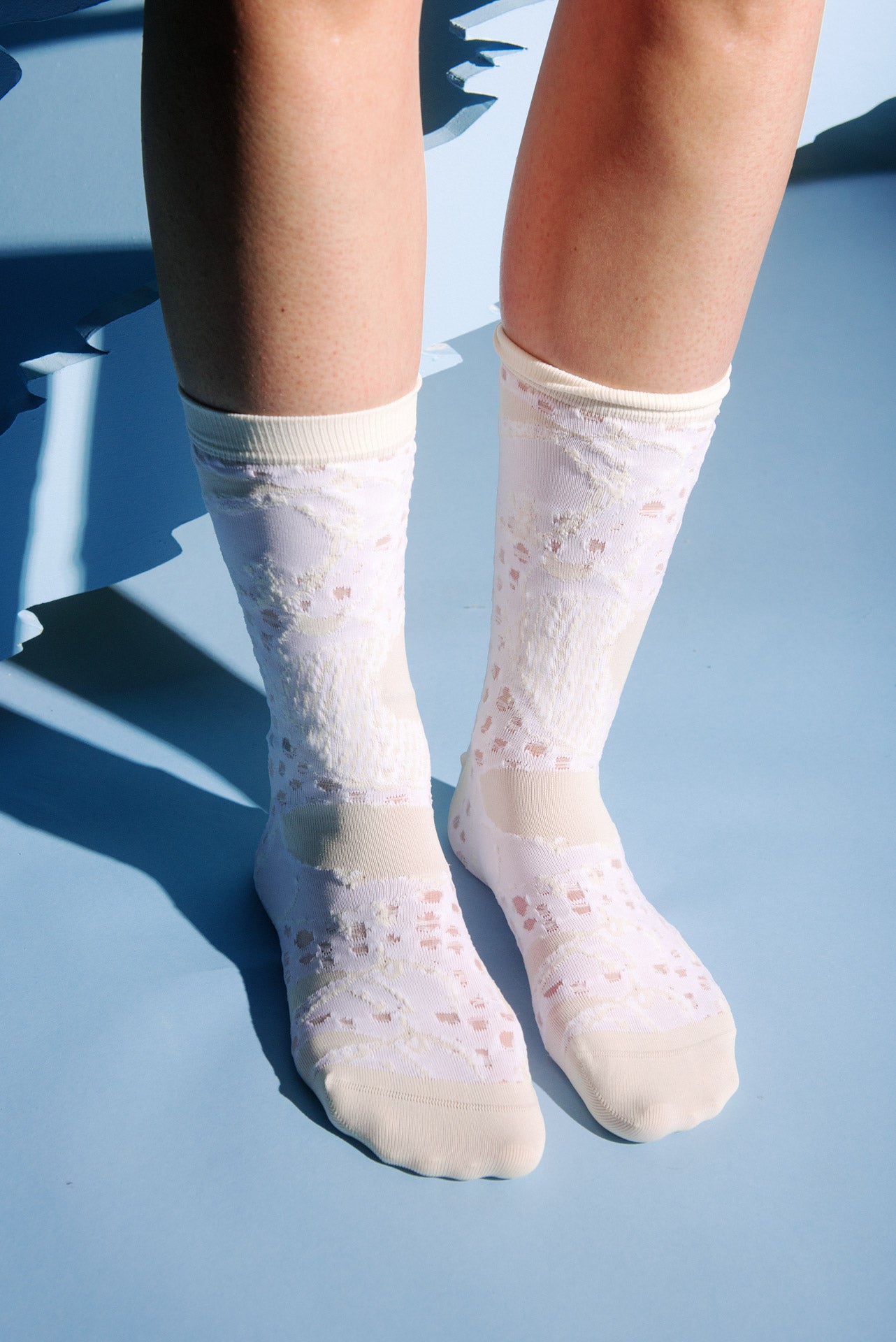 Transparent-Bird-In-Face-Socks-Femme-Cream-White