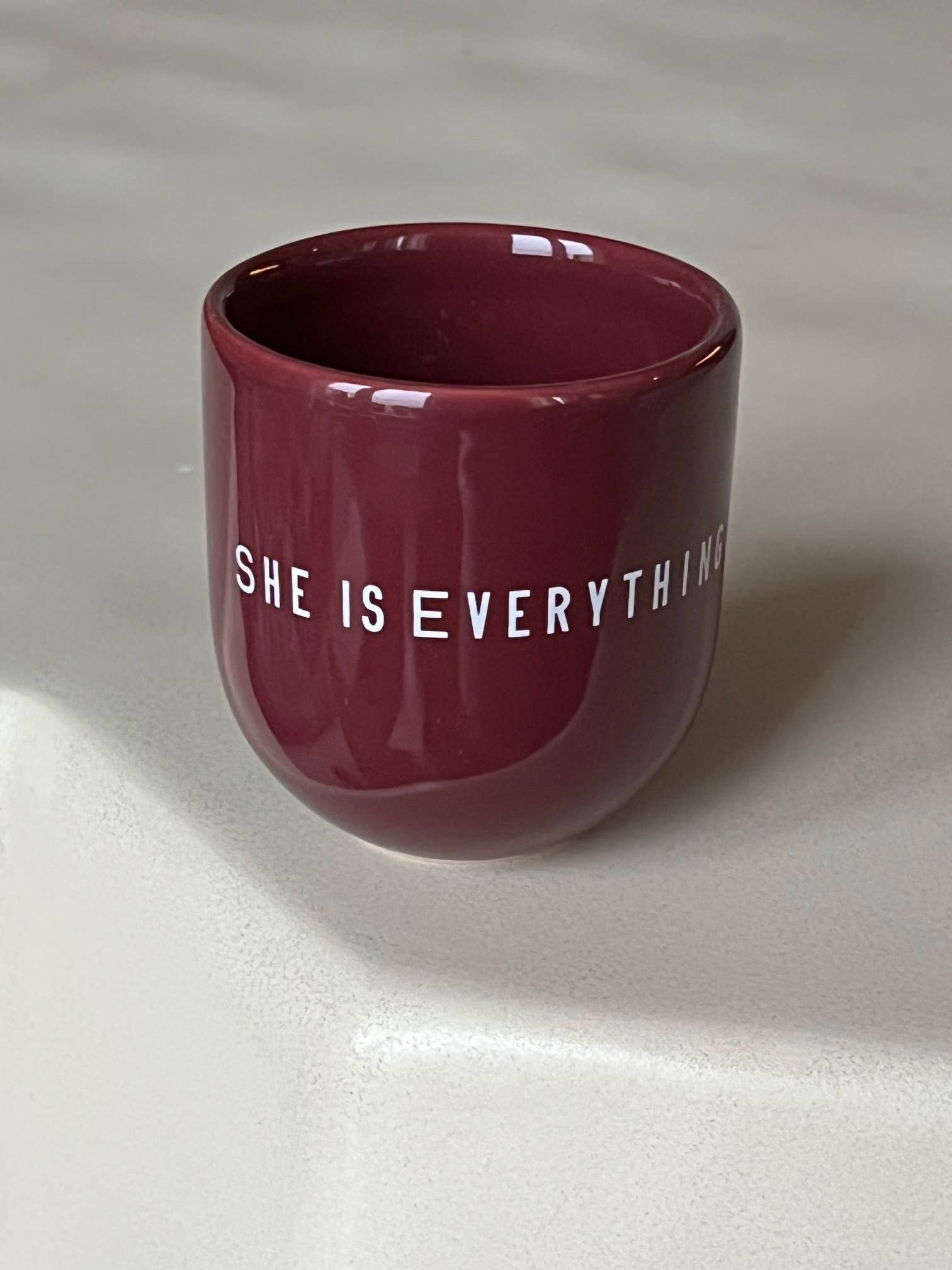 Sisi / Sisi Tasse, Sie ist alles