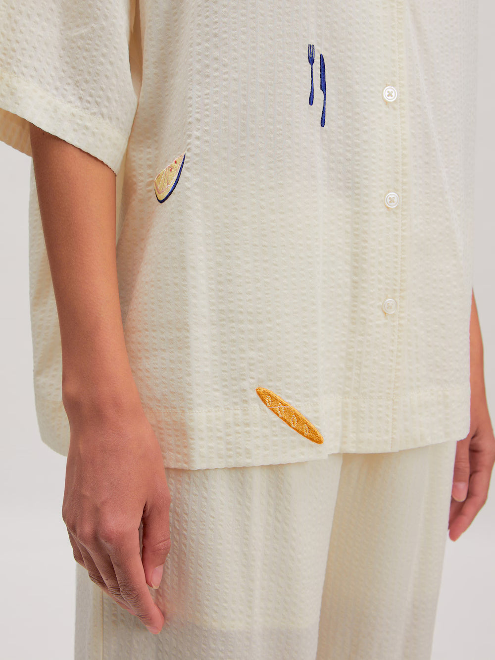 Edited / Hollly Shirt / Papyrus + Embroidery