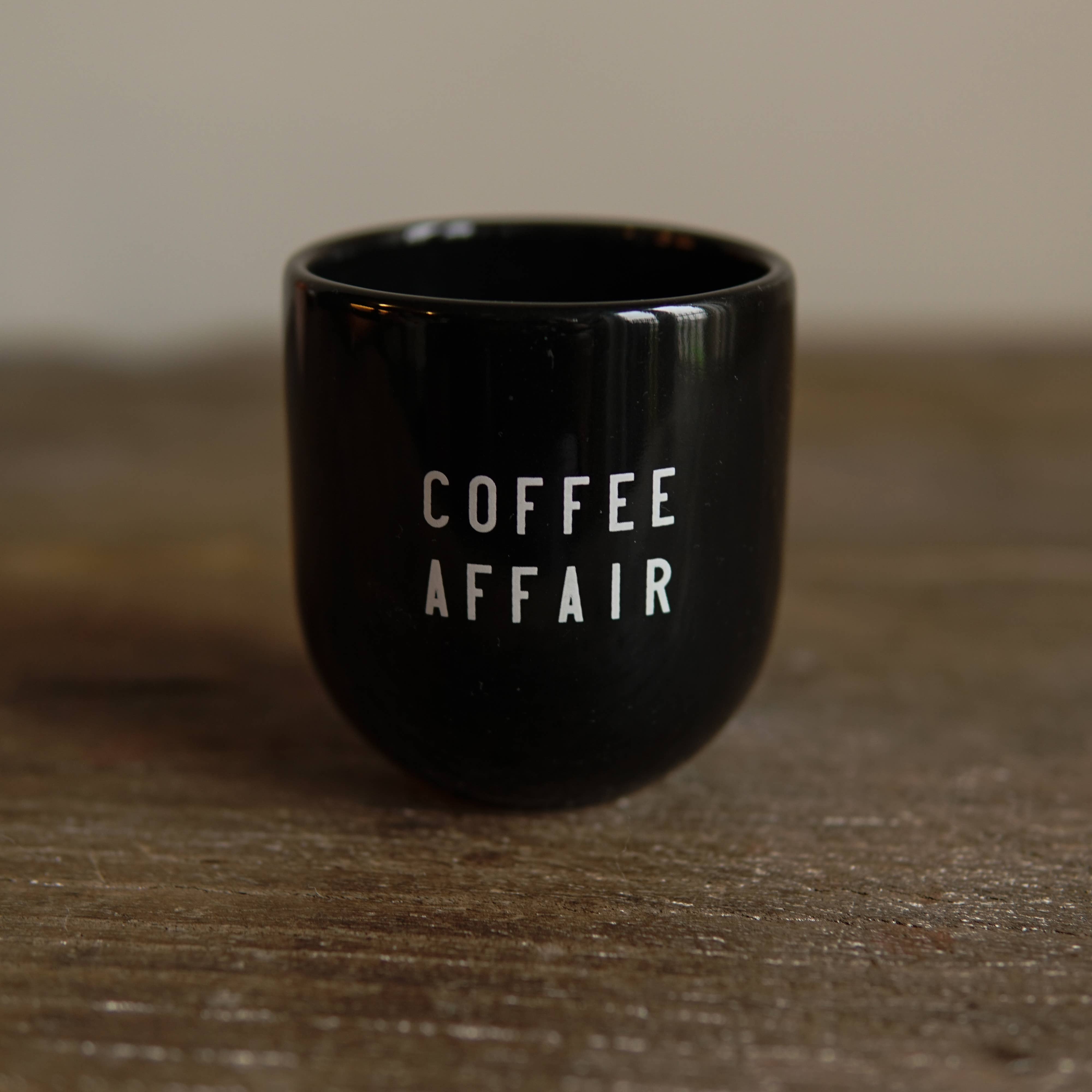 Sisi / Sisi-Tasse, Coffee Affair