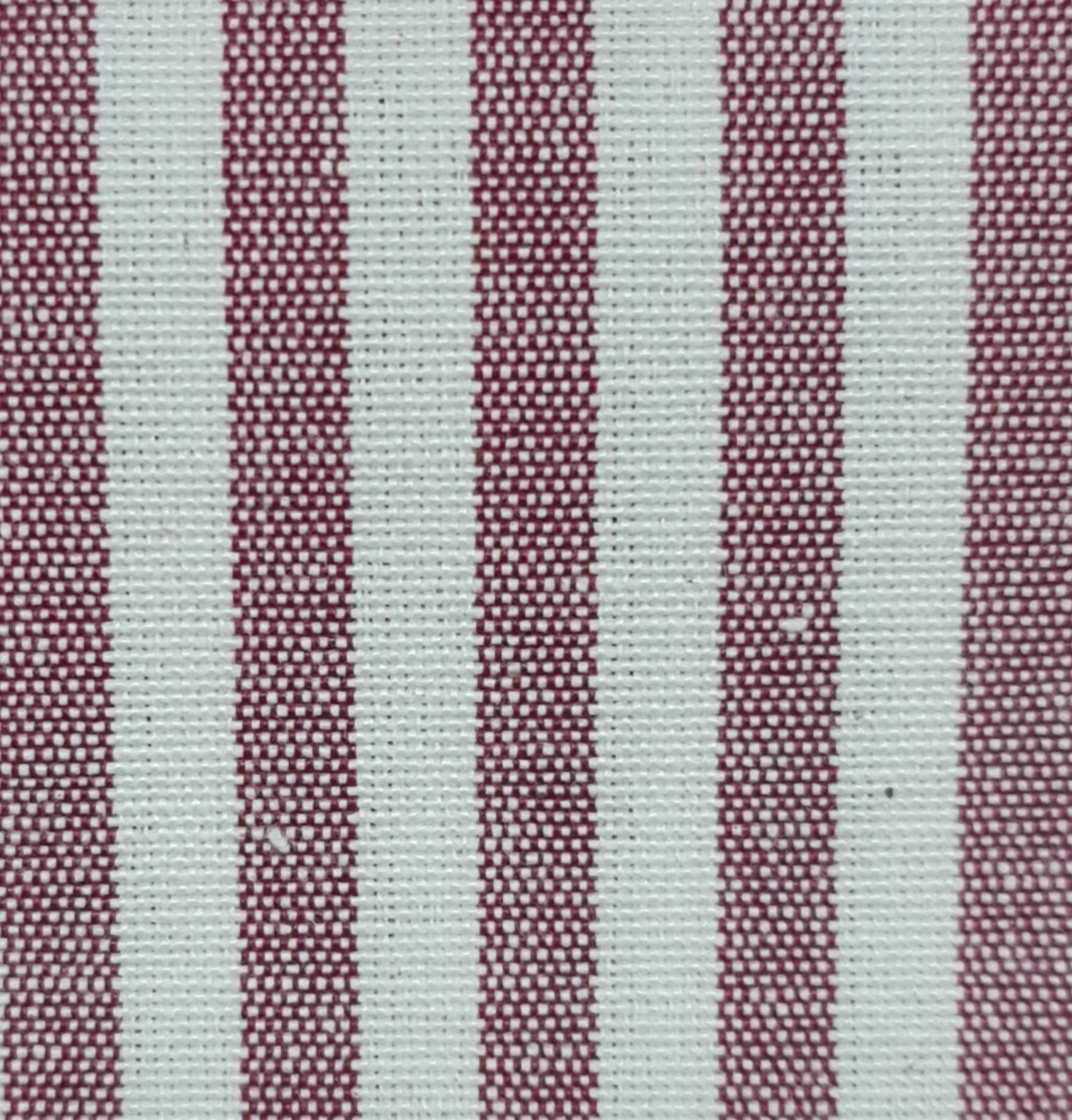 Gepolsterte Schleife aus Baumwolle mit schmalen Streifen 25x35 cm: Burgunderrot