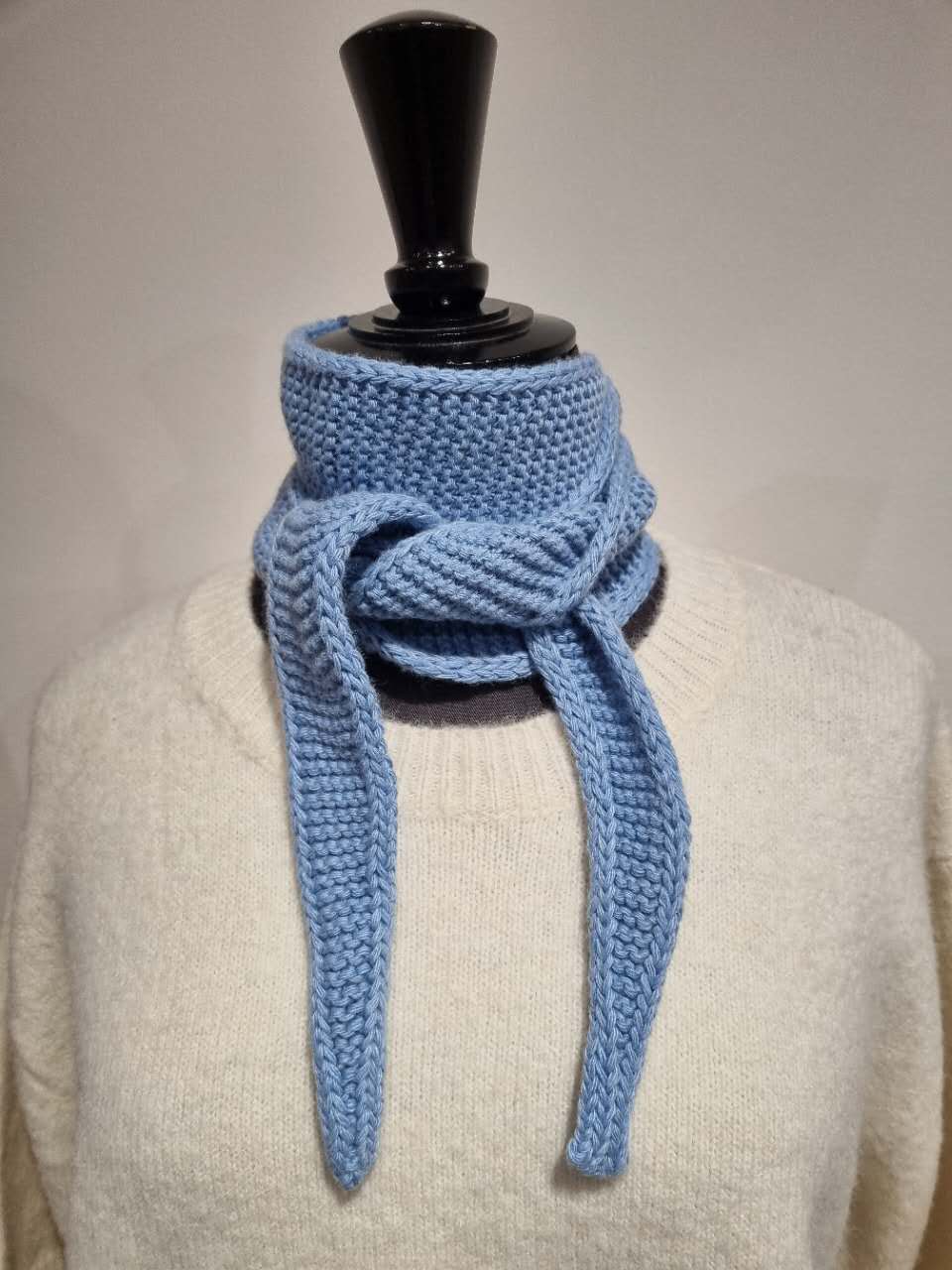 Kleiner "Sophie-Schal": Helles Blau