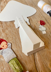 Papierausschnitte Roter Pilz Mama mit Kindern