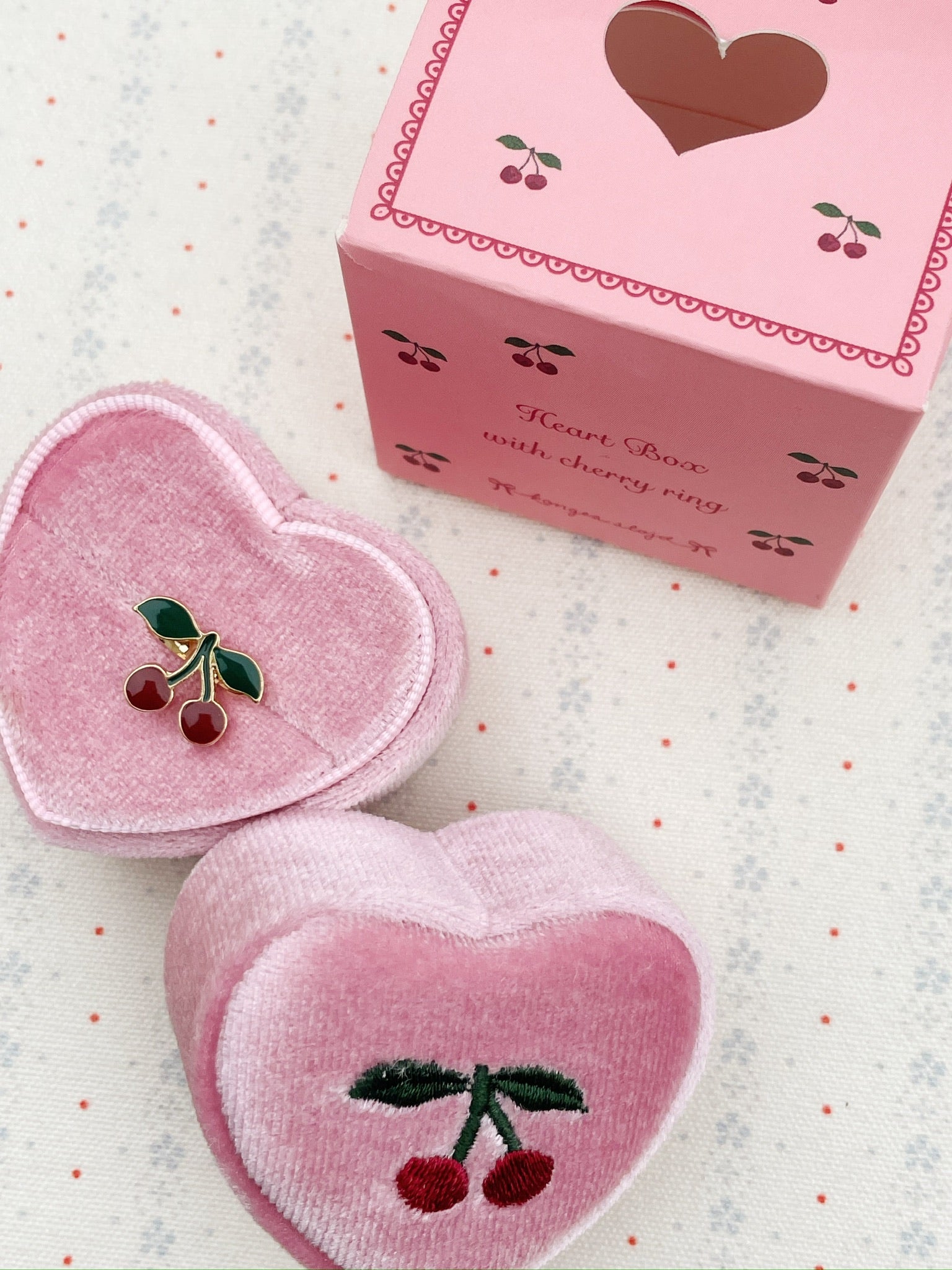 Konges Sløjd / LOVE RINGS / CHERRY